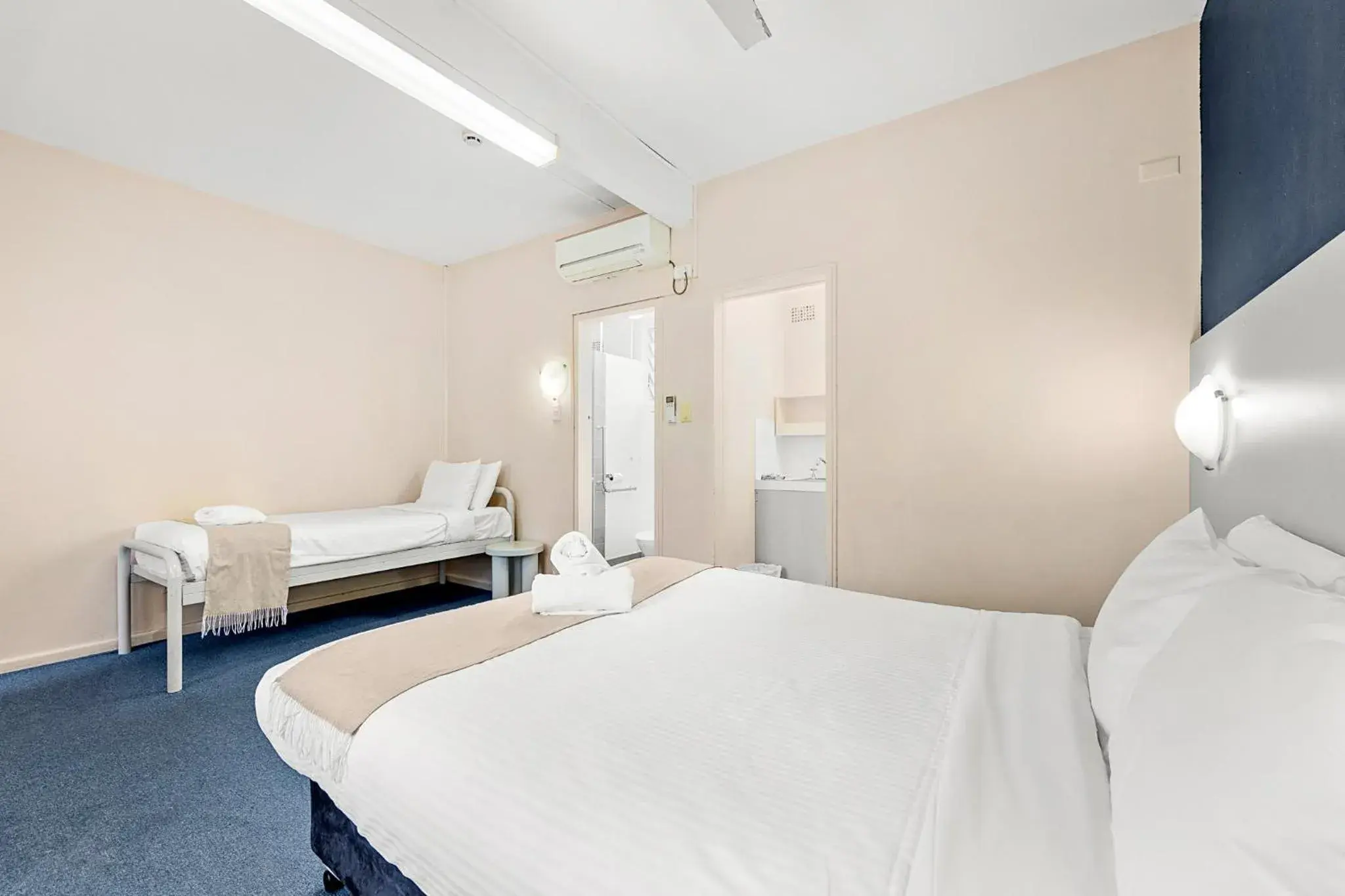 Family Twin Room in The Palms Motel- Formerly Flinders Motel Family Twin Room in The Palms Motel- Formerly Flinders Motel