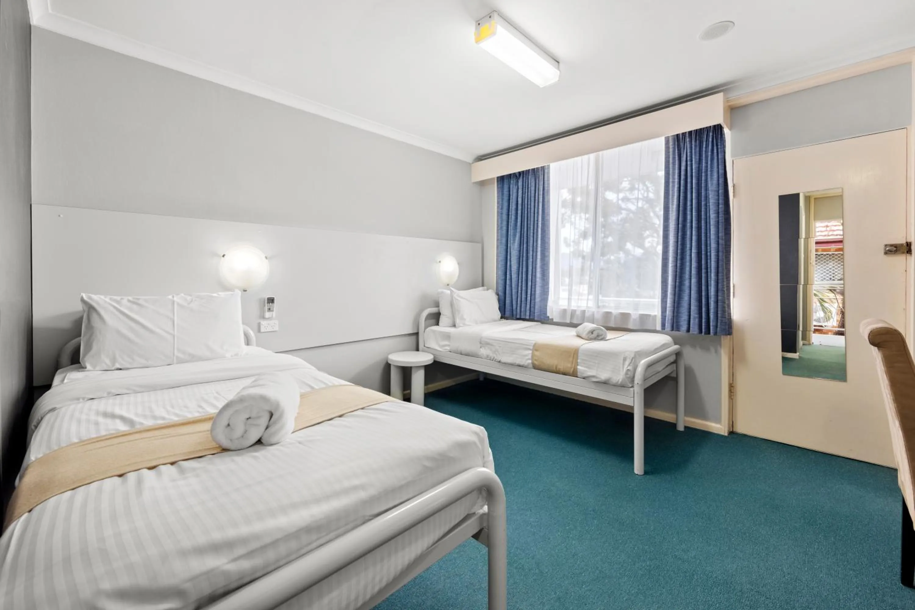 Bed in The Palms Motel- Formerly Flinders Motel