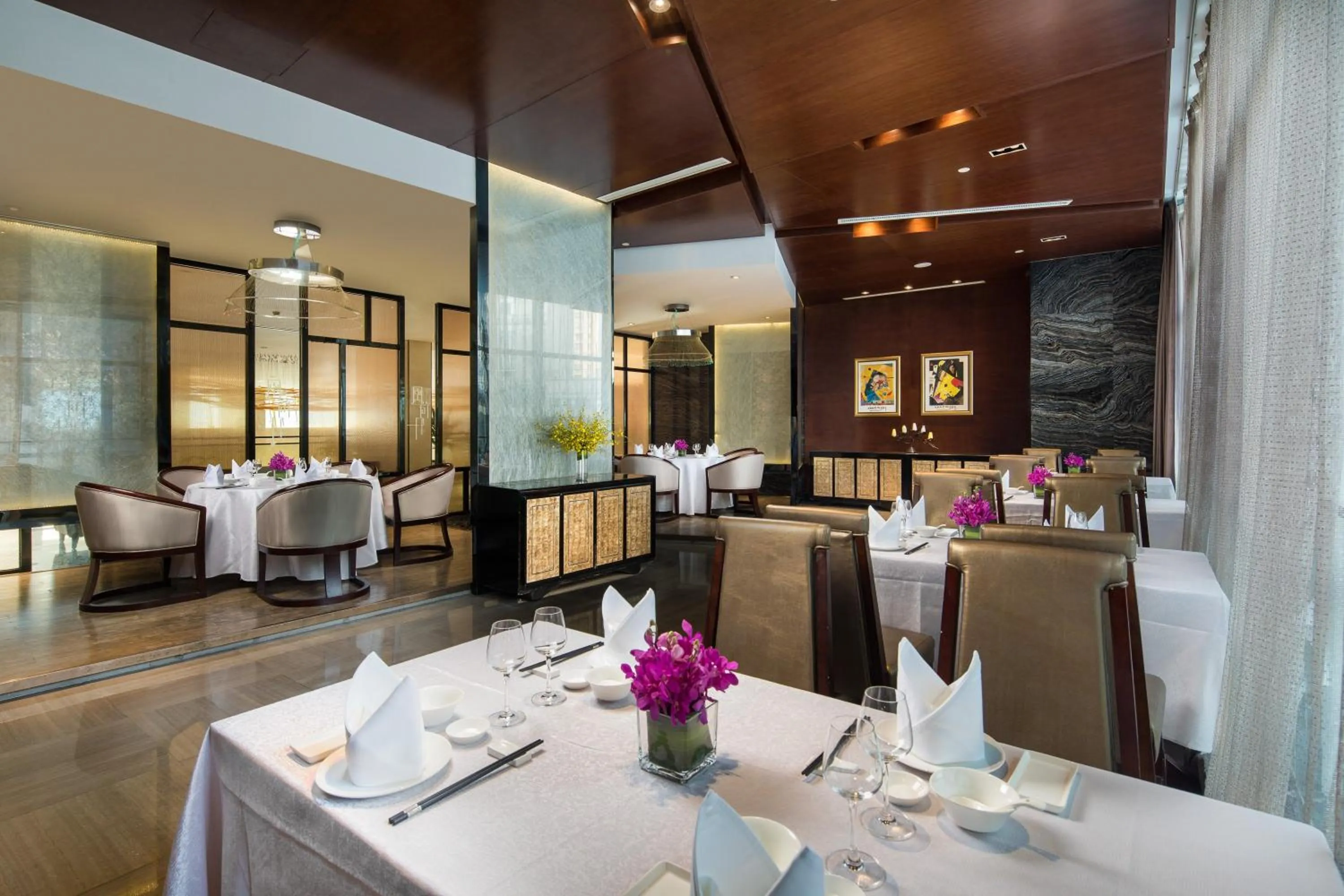 Restaurant/places to eat in Crowne Plaza Taizhou by IHG