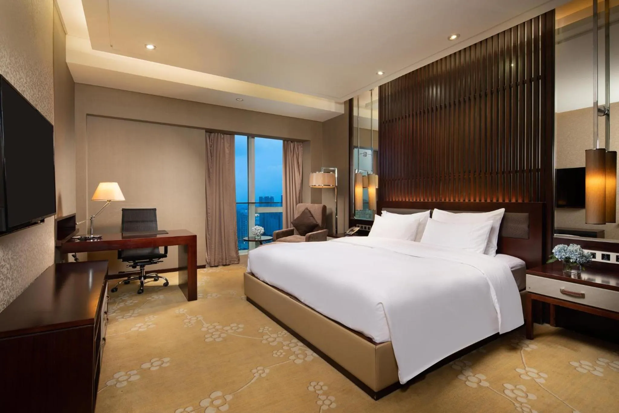 Photo of the whole room in Crowne Plaza Taizhou by IHG