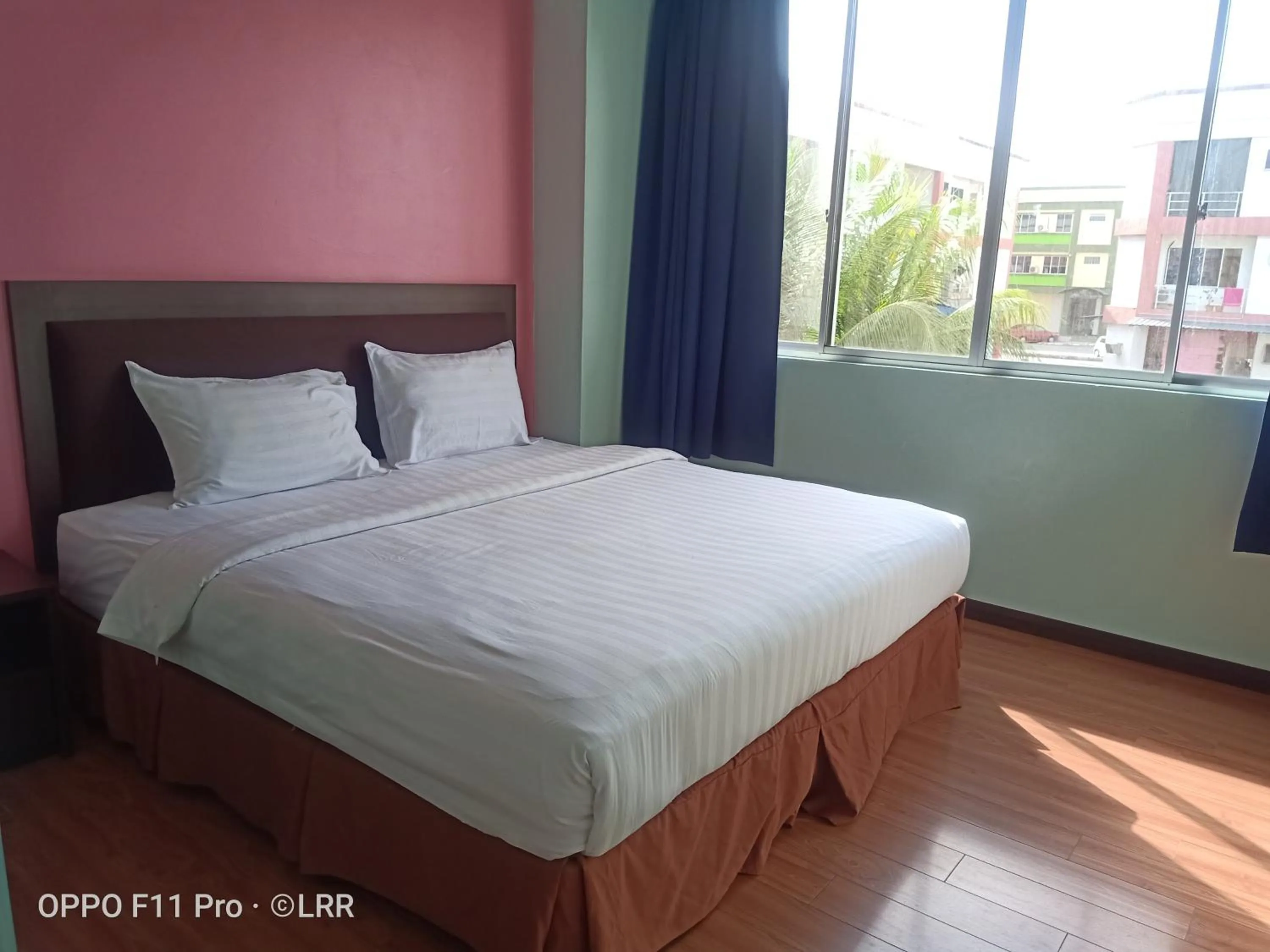 Bedroom, Bed in Salim Inn