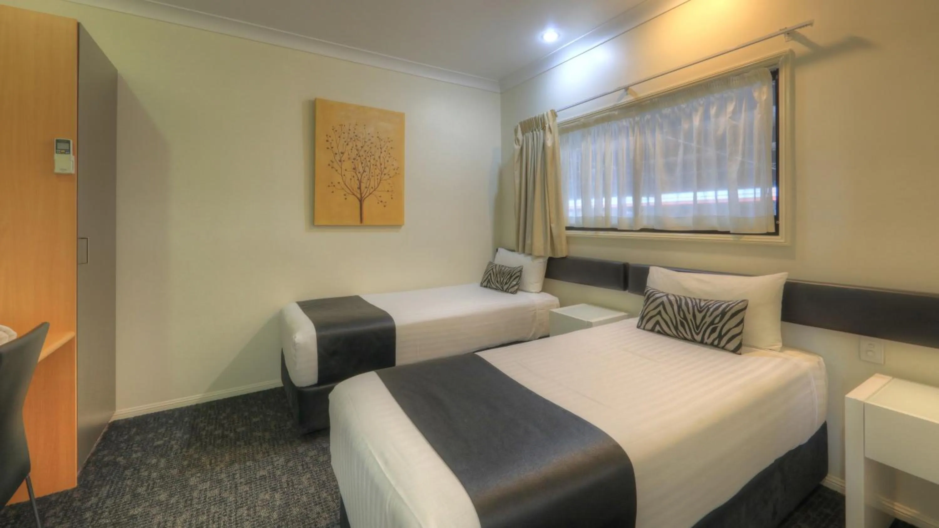 Bed in Best Western Ascot Lodge Motor Inn