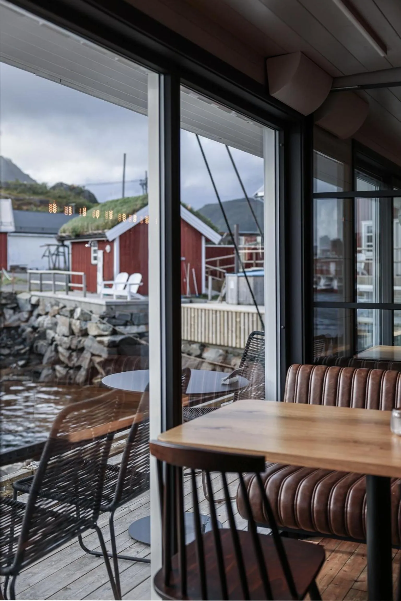 Seating area in Solsiden Brygge Rorbuer