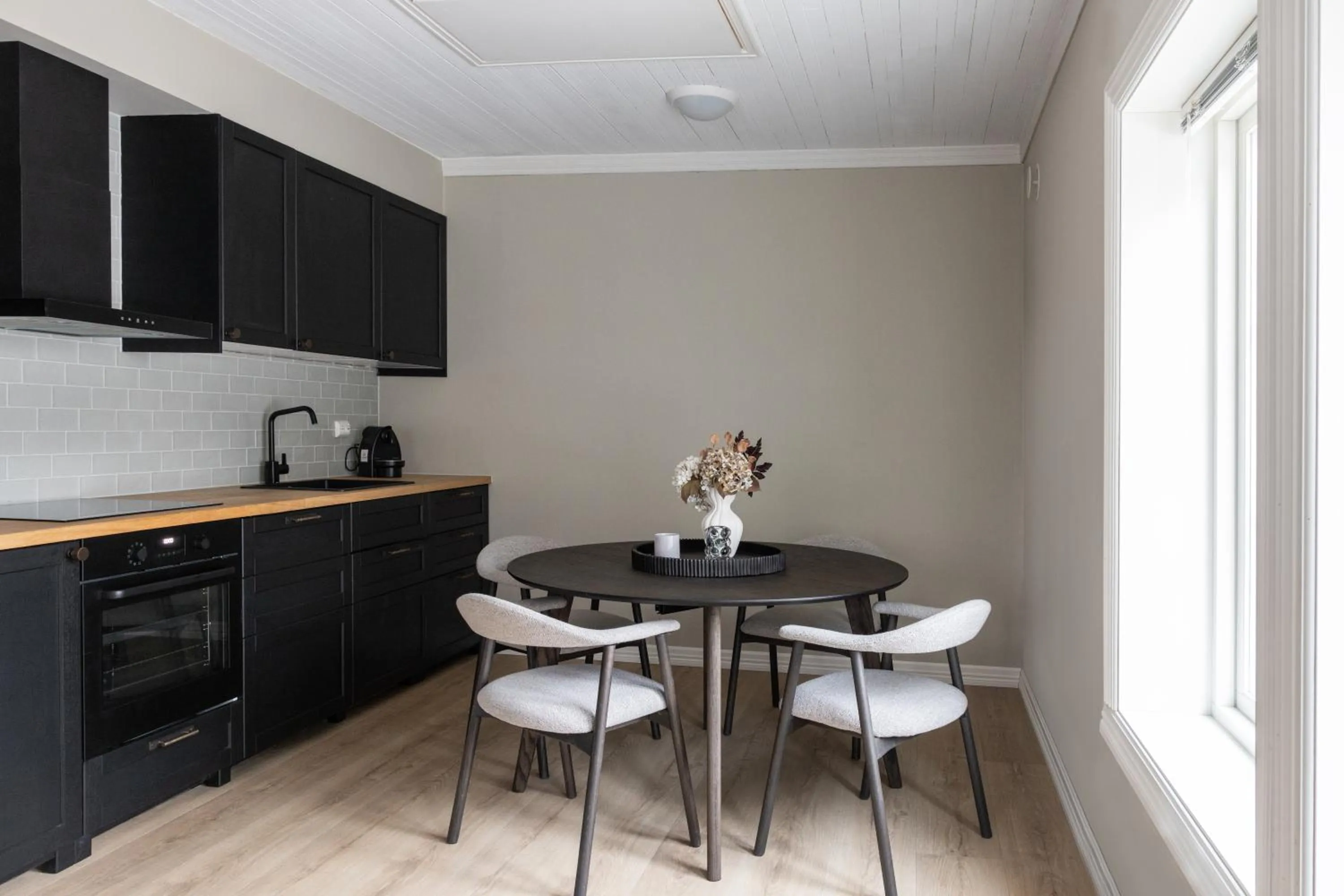 Kitchen or kitchenette in Solsiden Brygge Rorbuer