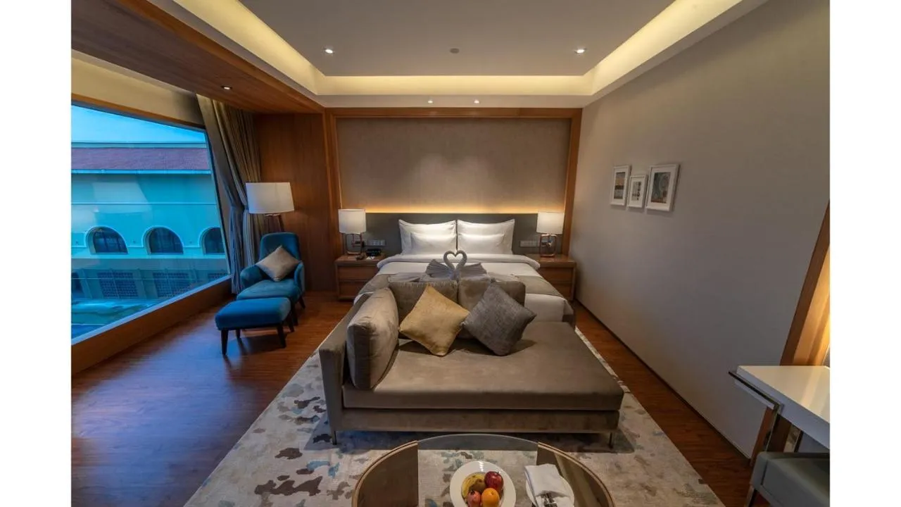 Bedroom, Bed in Belvedere Golf & Country Club