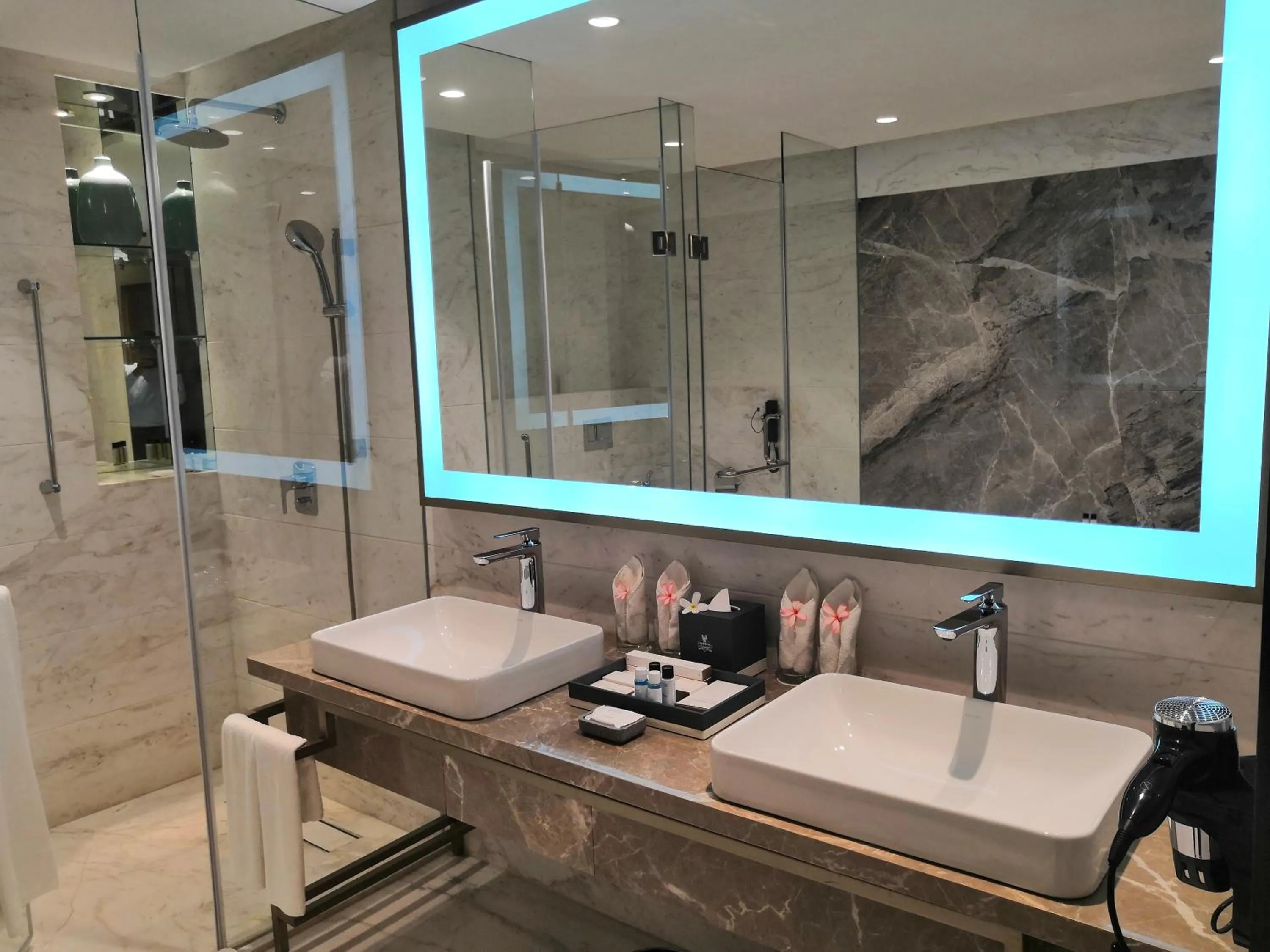 Shower in Belvedere Golf & Country Club