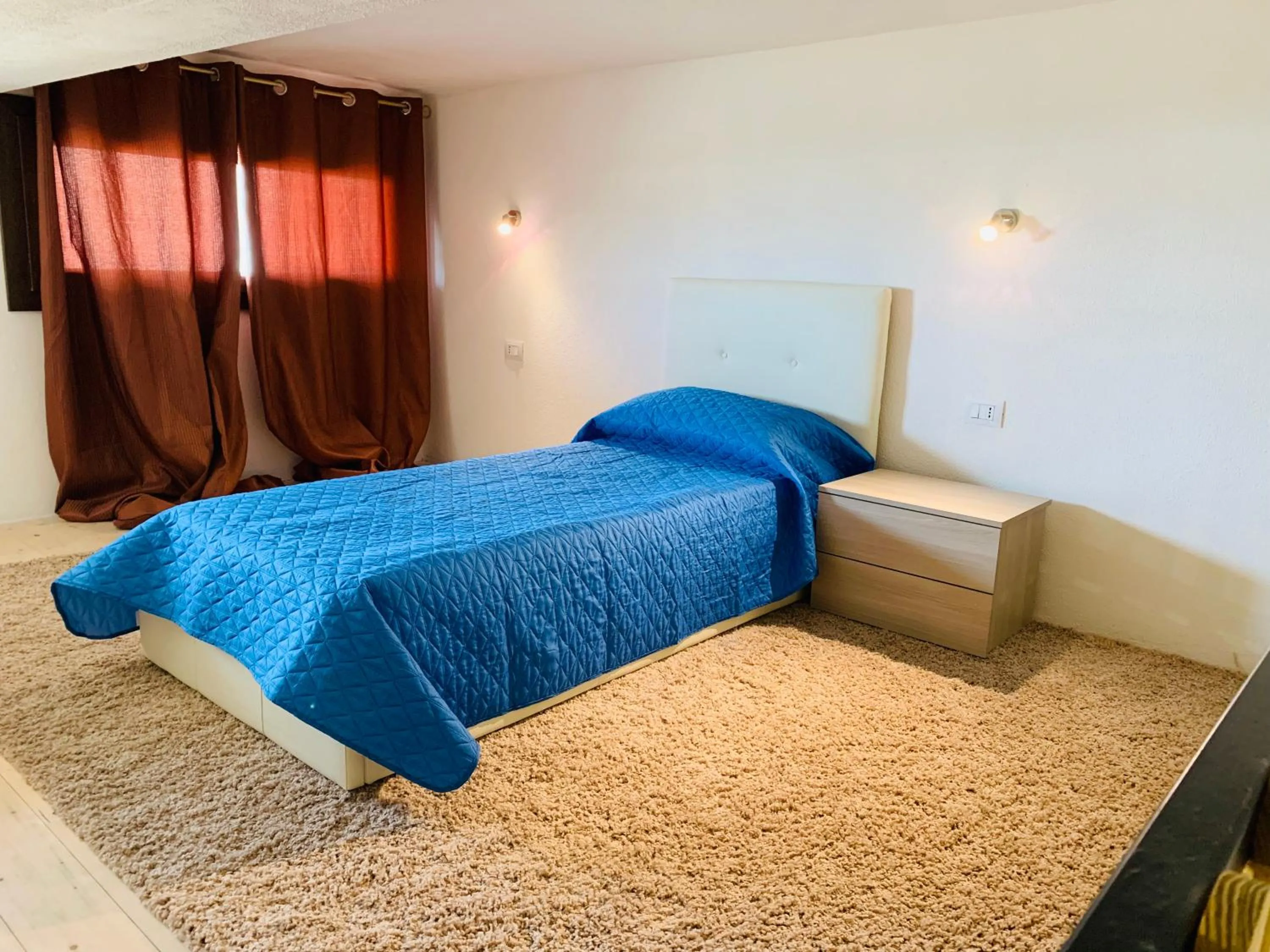 Bedroom, Bed in Luxar room