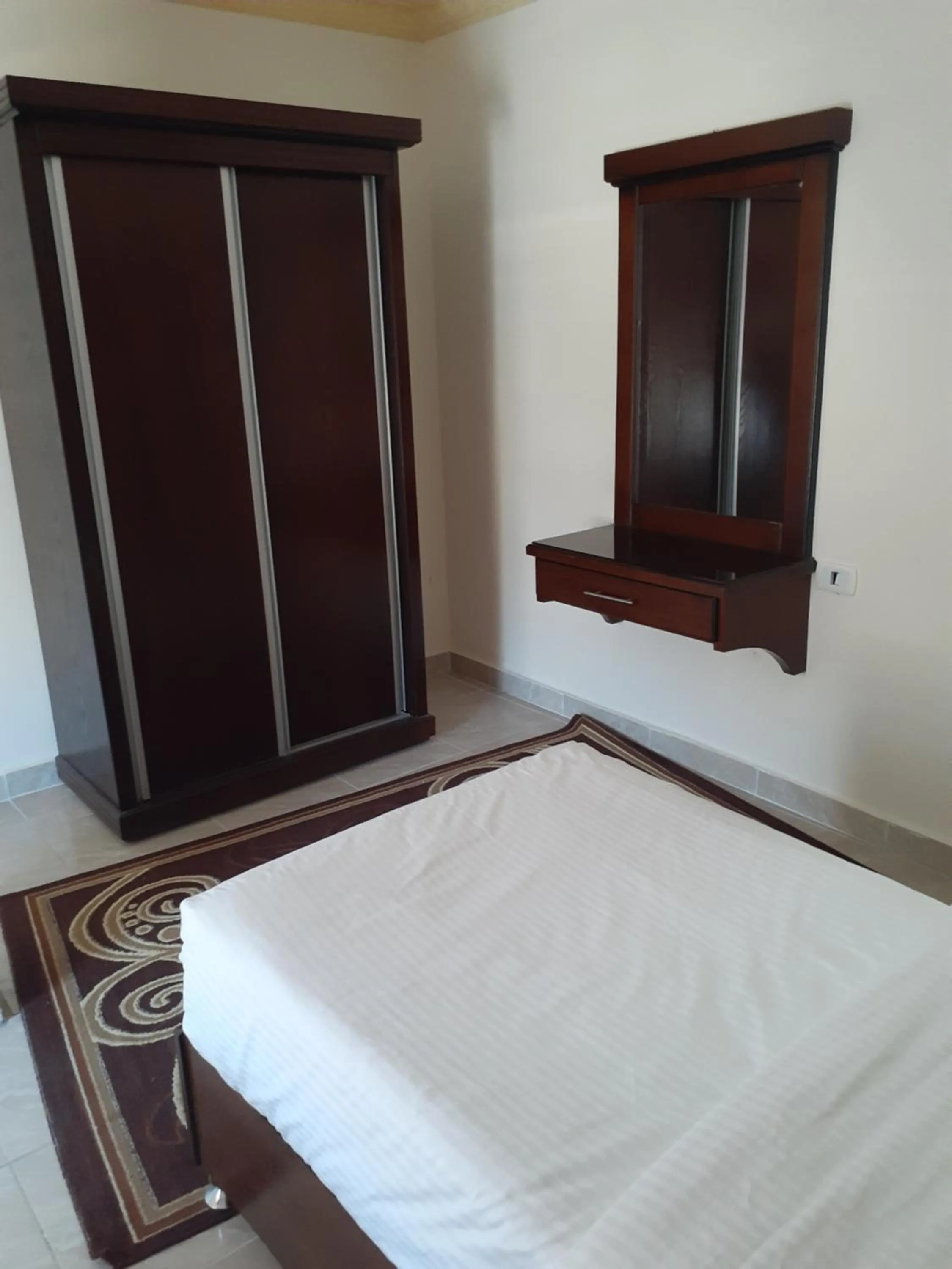 Bedroom, Bed in Petra Visitors Hotel