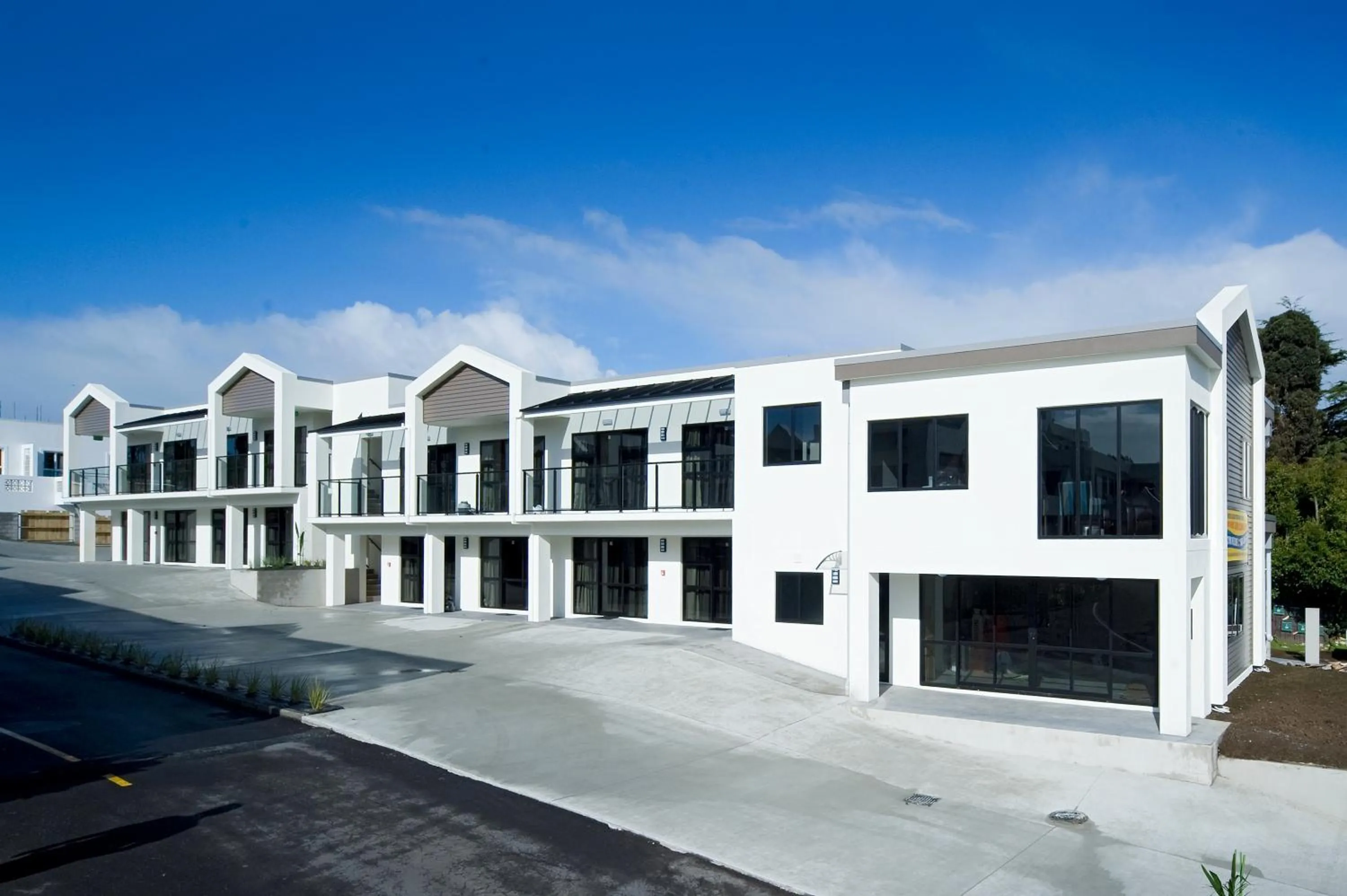 Property building in Best Western Ellerslie International Hotel
