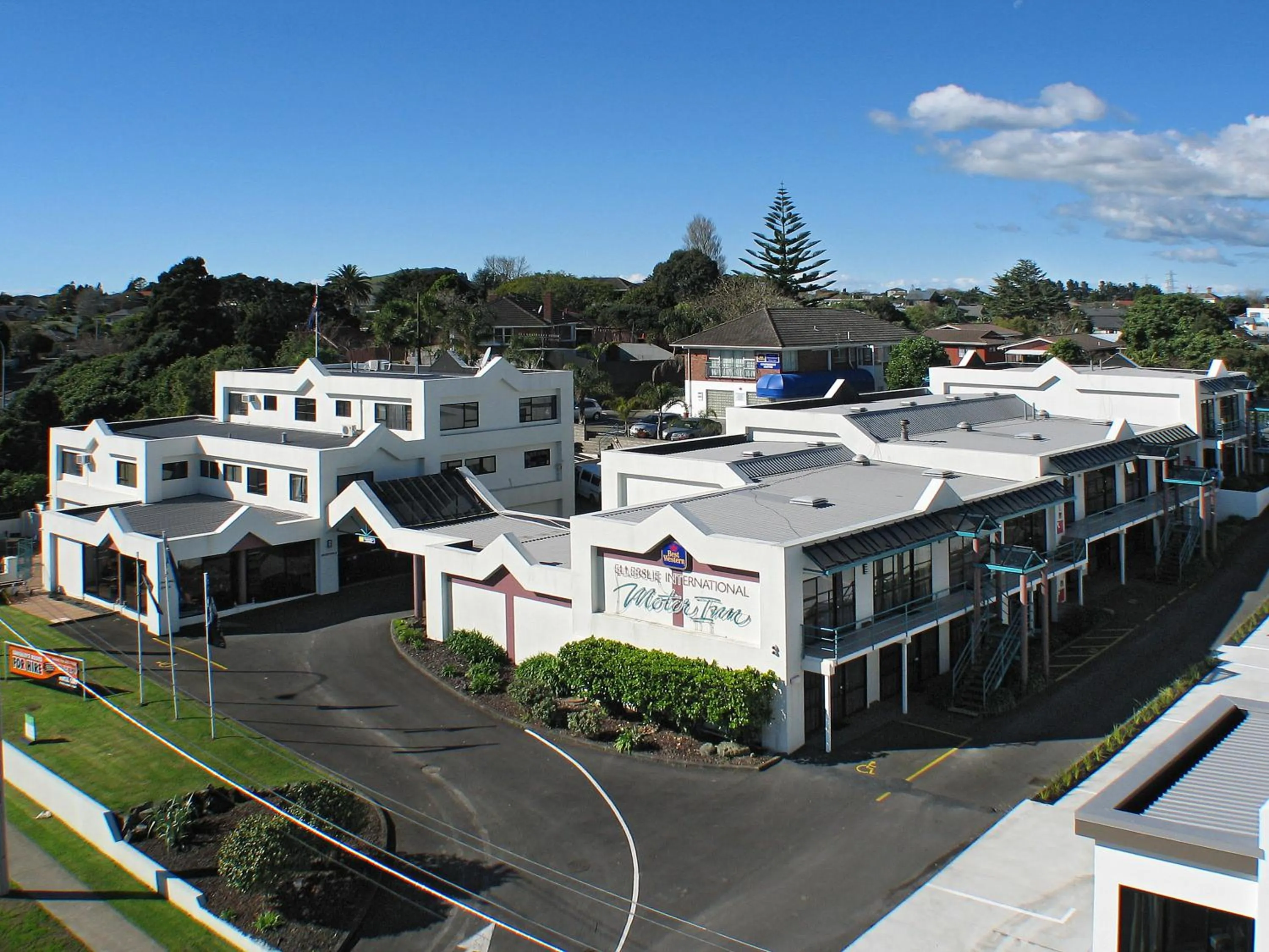 Facade/entrance in Best Western Ellerslie International Hotel
