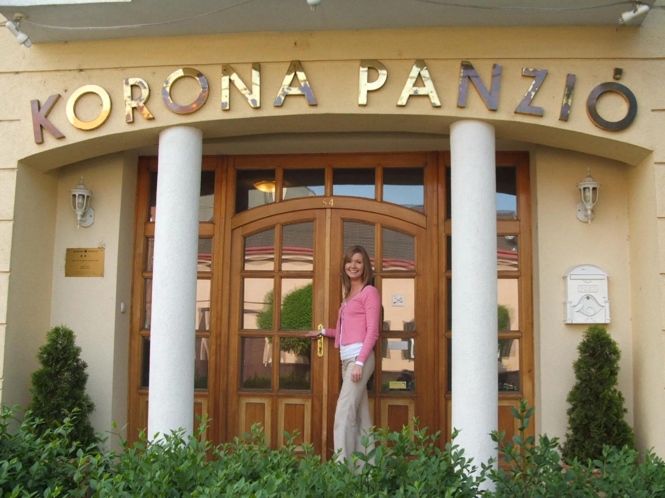 Facade/entrance in Korona Panzió