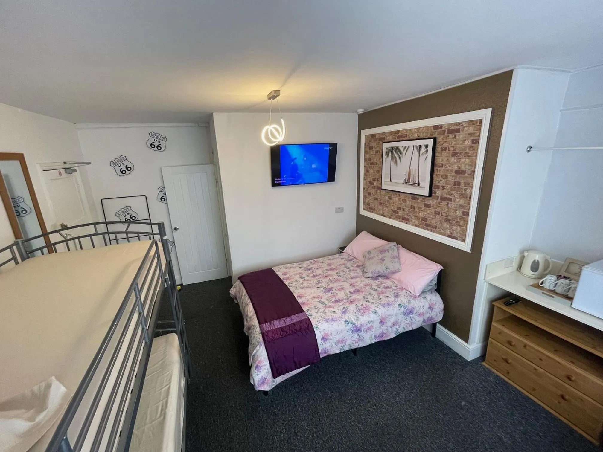 Bed in Backpackers Blackpool Hotel & Suites