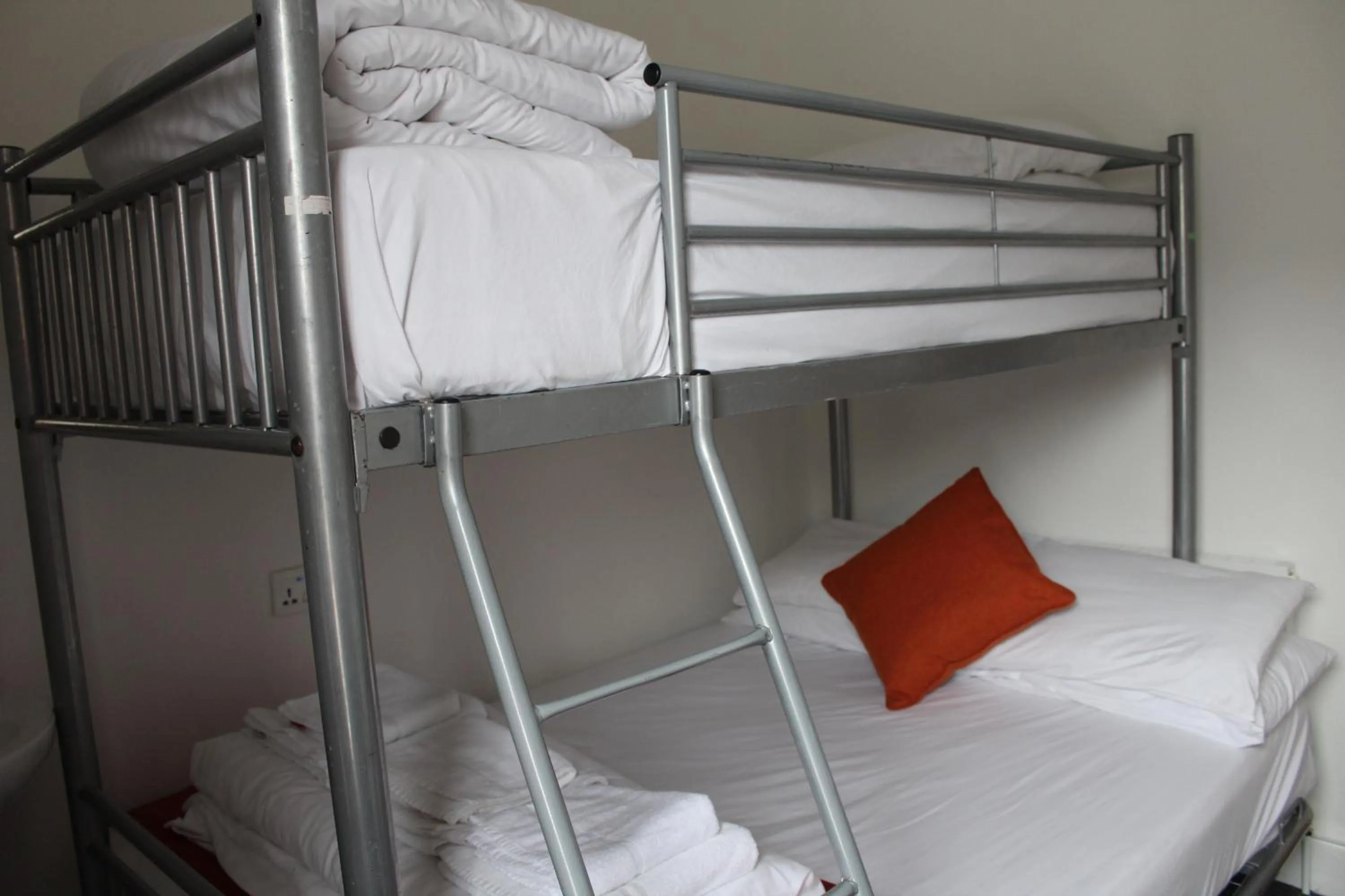 Bed in Backpackers Blackpool Hotel & Suites