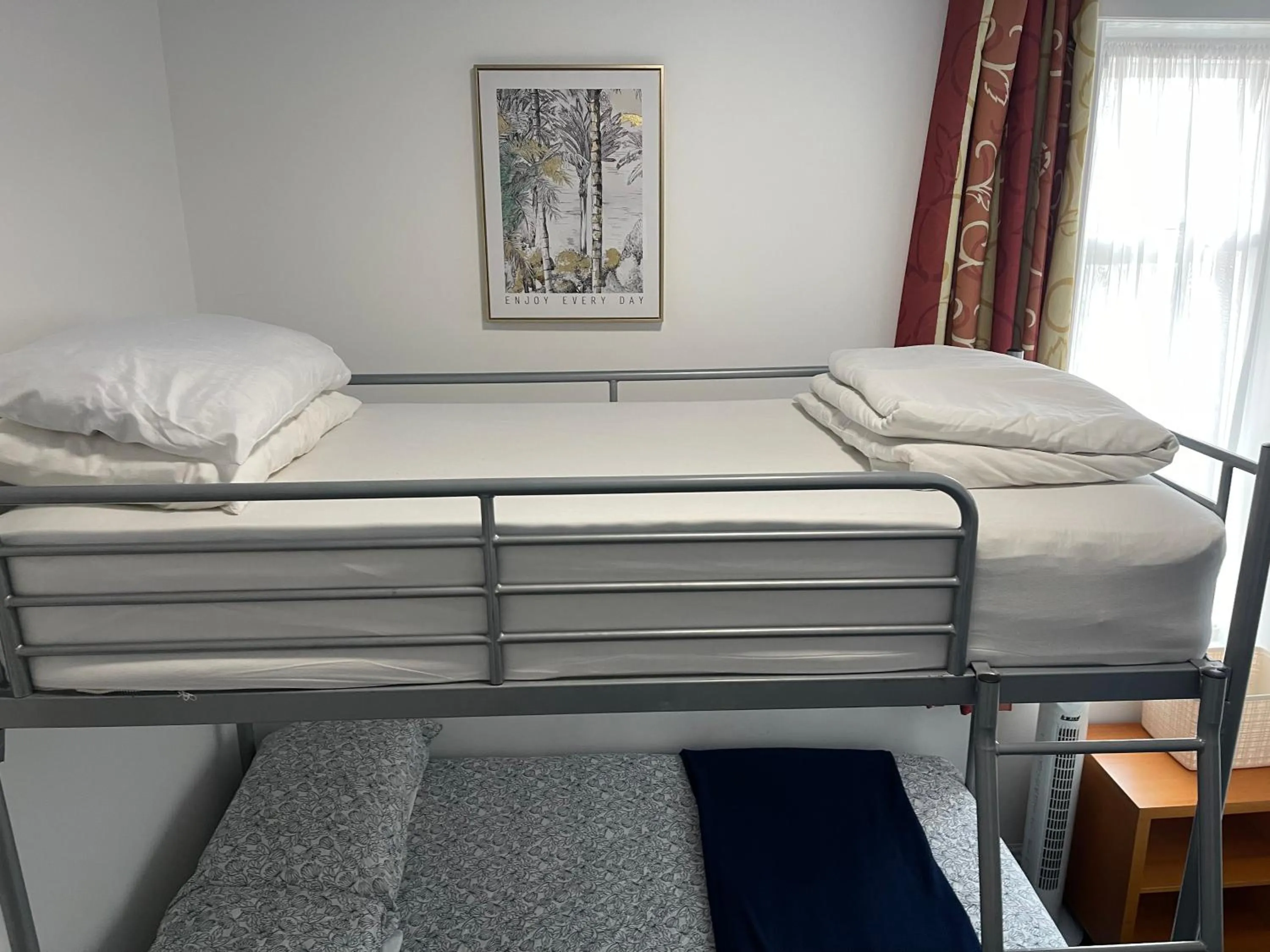 Bed in Backpackers Blackpool Hotel & Suites