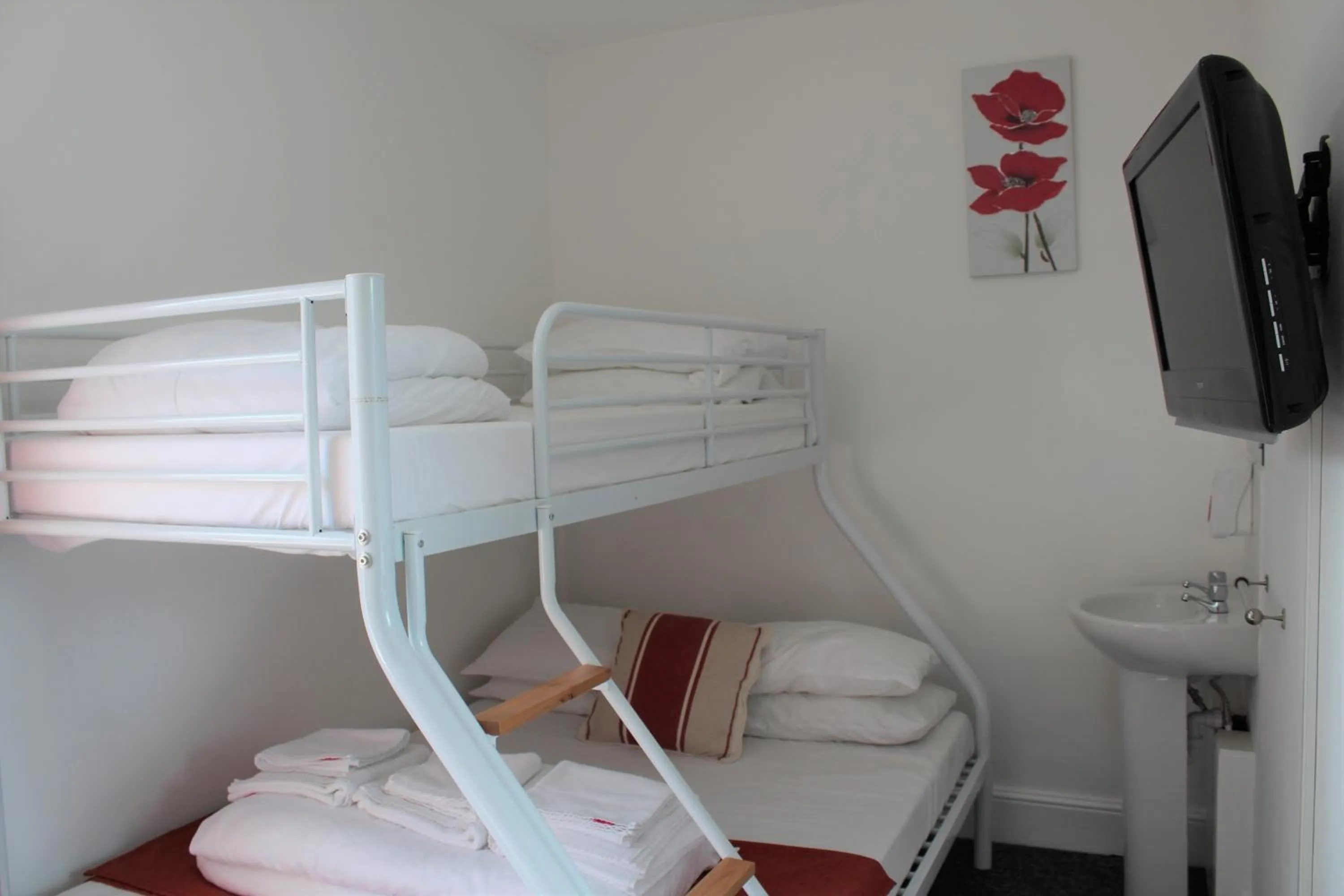 Bed in Backpackers Blackpool Hotel & Suites