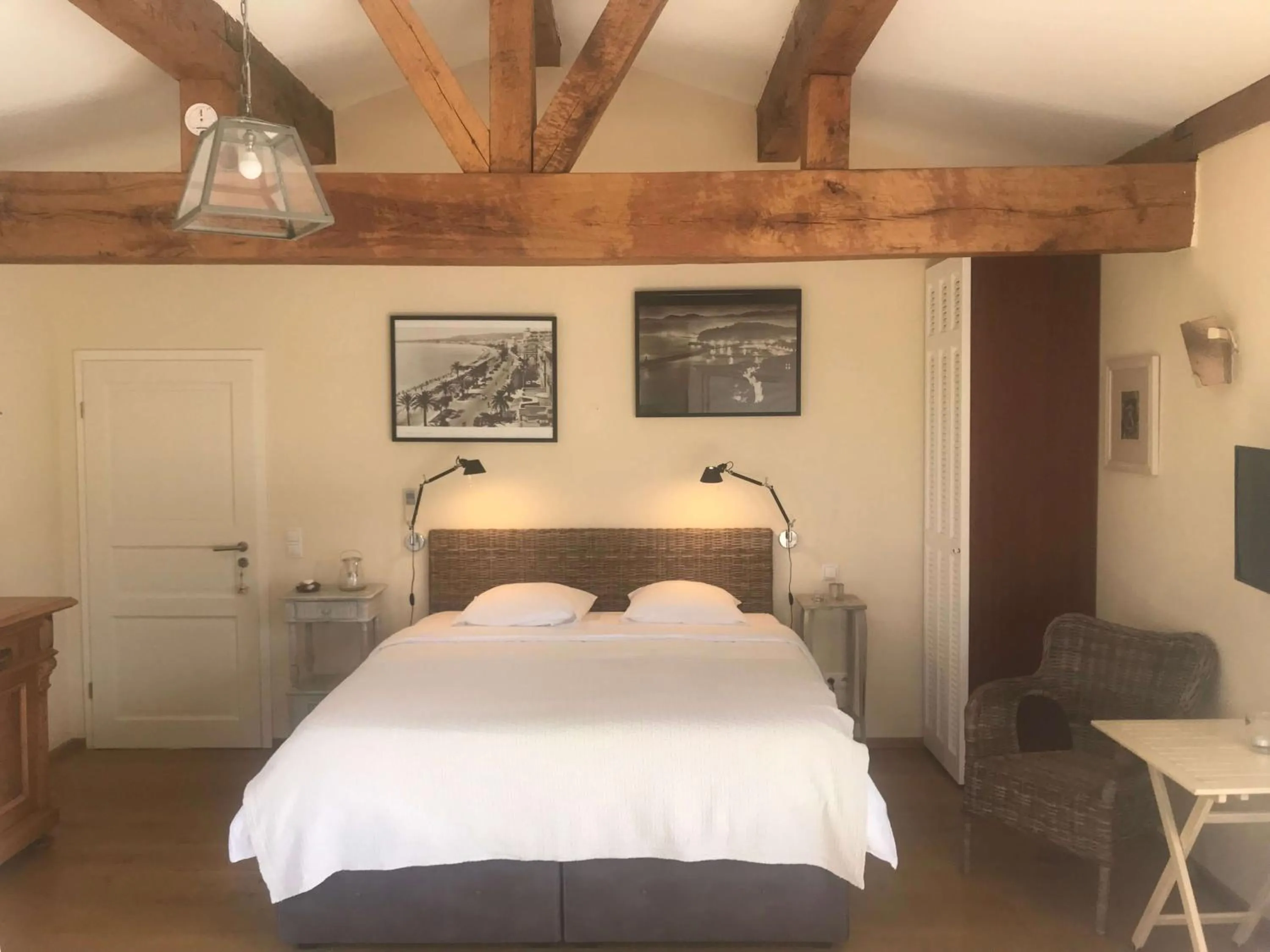 Bed in Villa La Begude - Boutique Luxury B&B