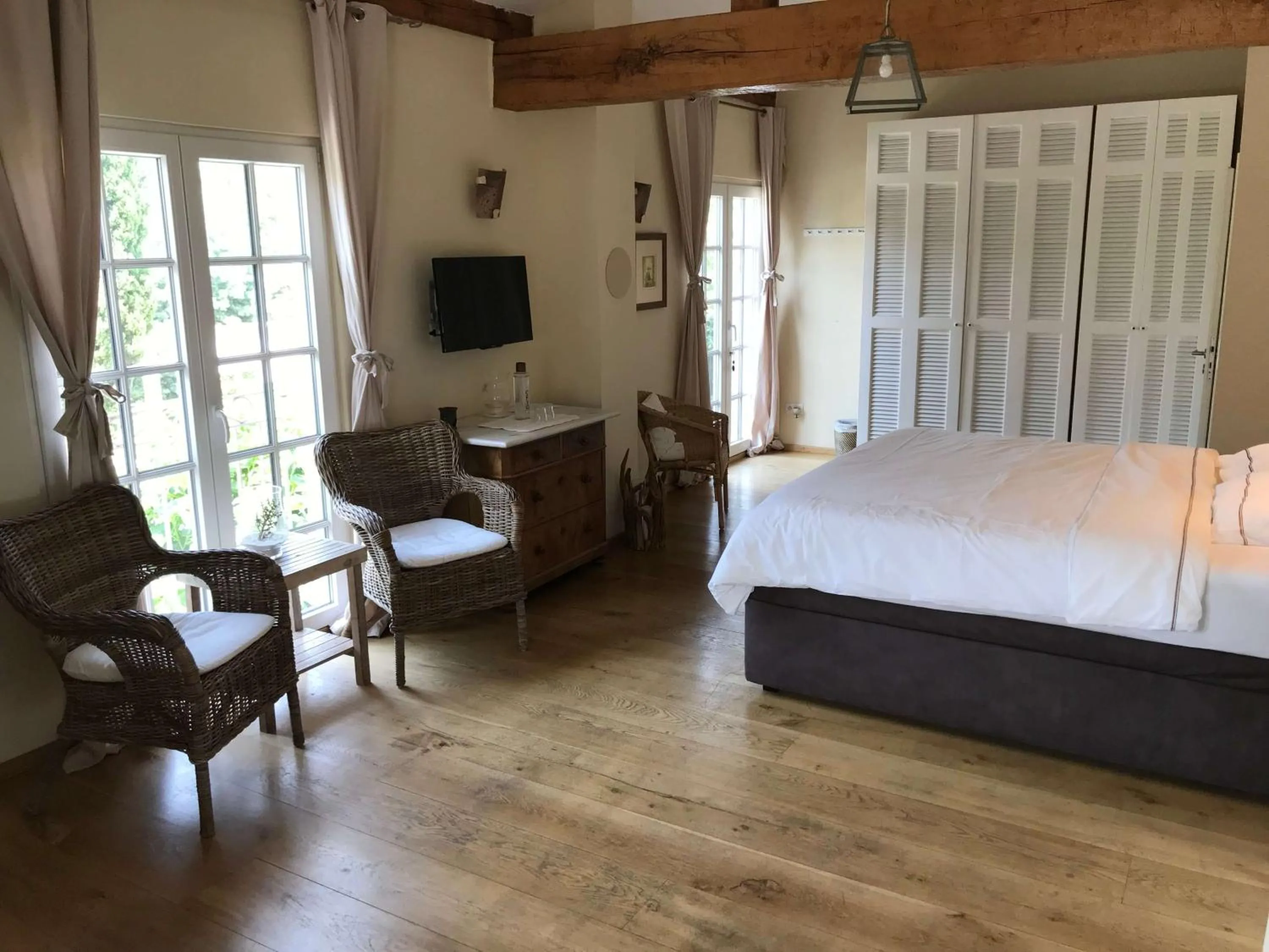 Bed in Villa La Begude - Boutique Luxury B&B