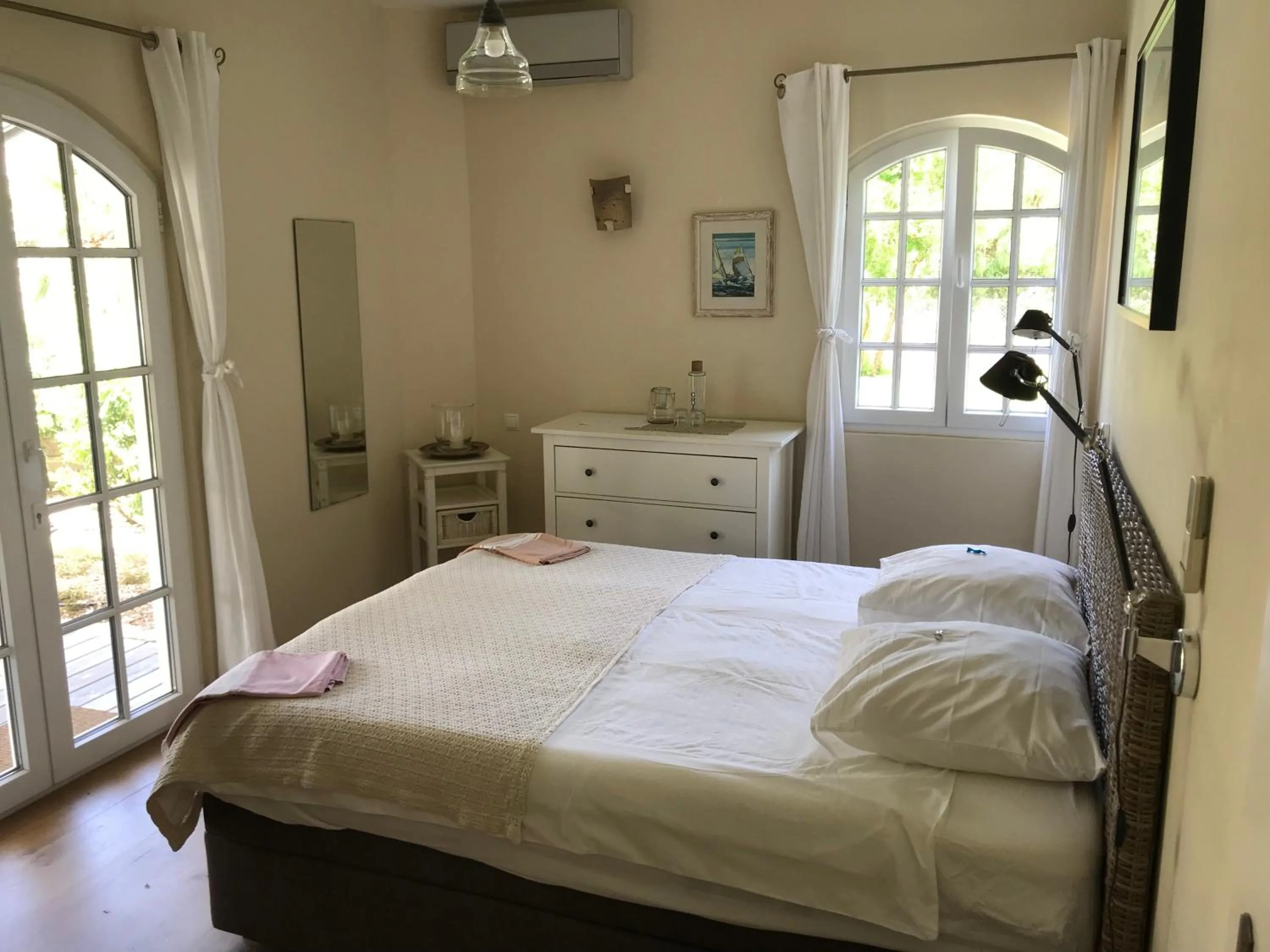 Bed in Villa La Begude - Boutique Luxury B&B