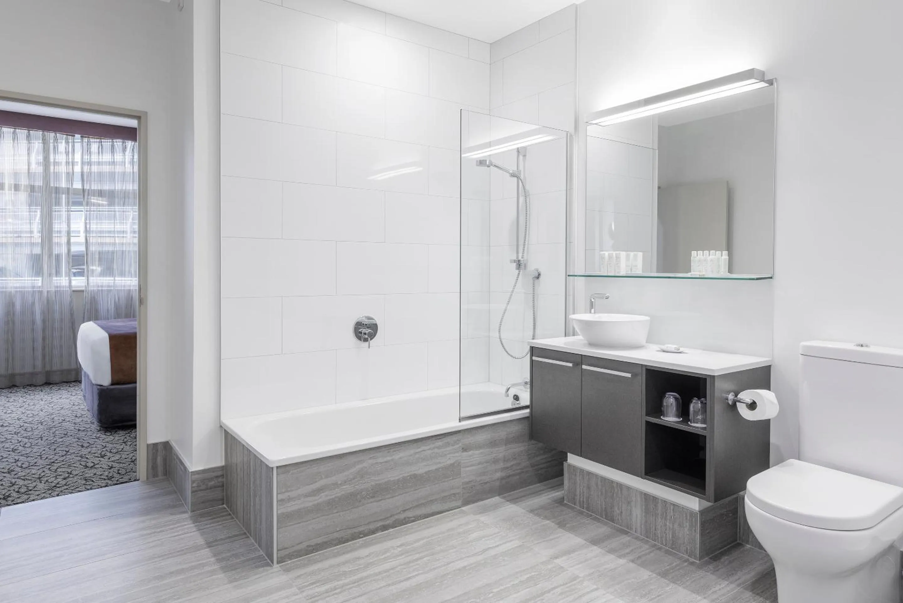 Shower in Adina Citylife Wellington