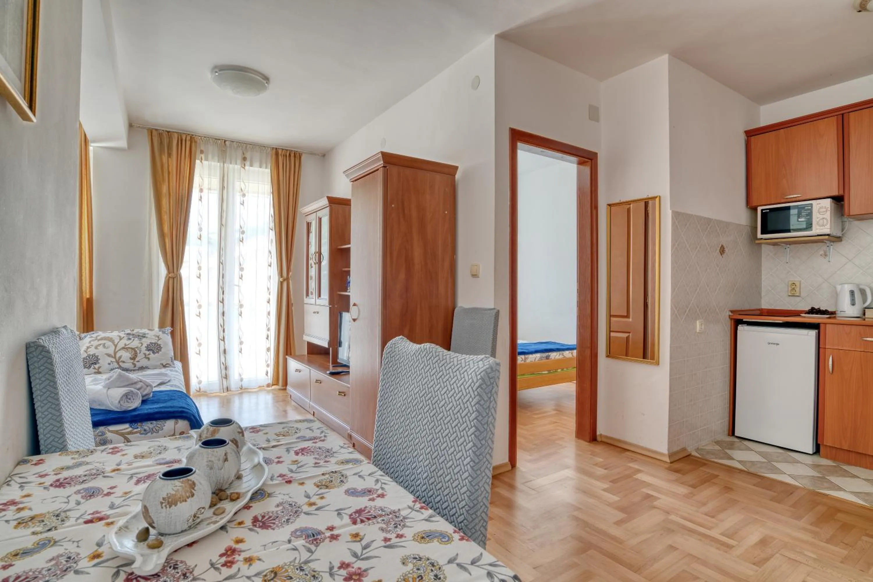 Dining area, Bed in Apartments Elena