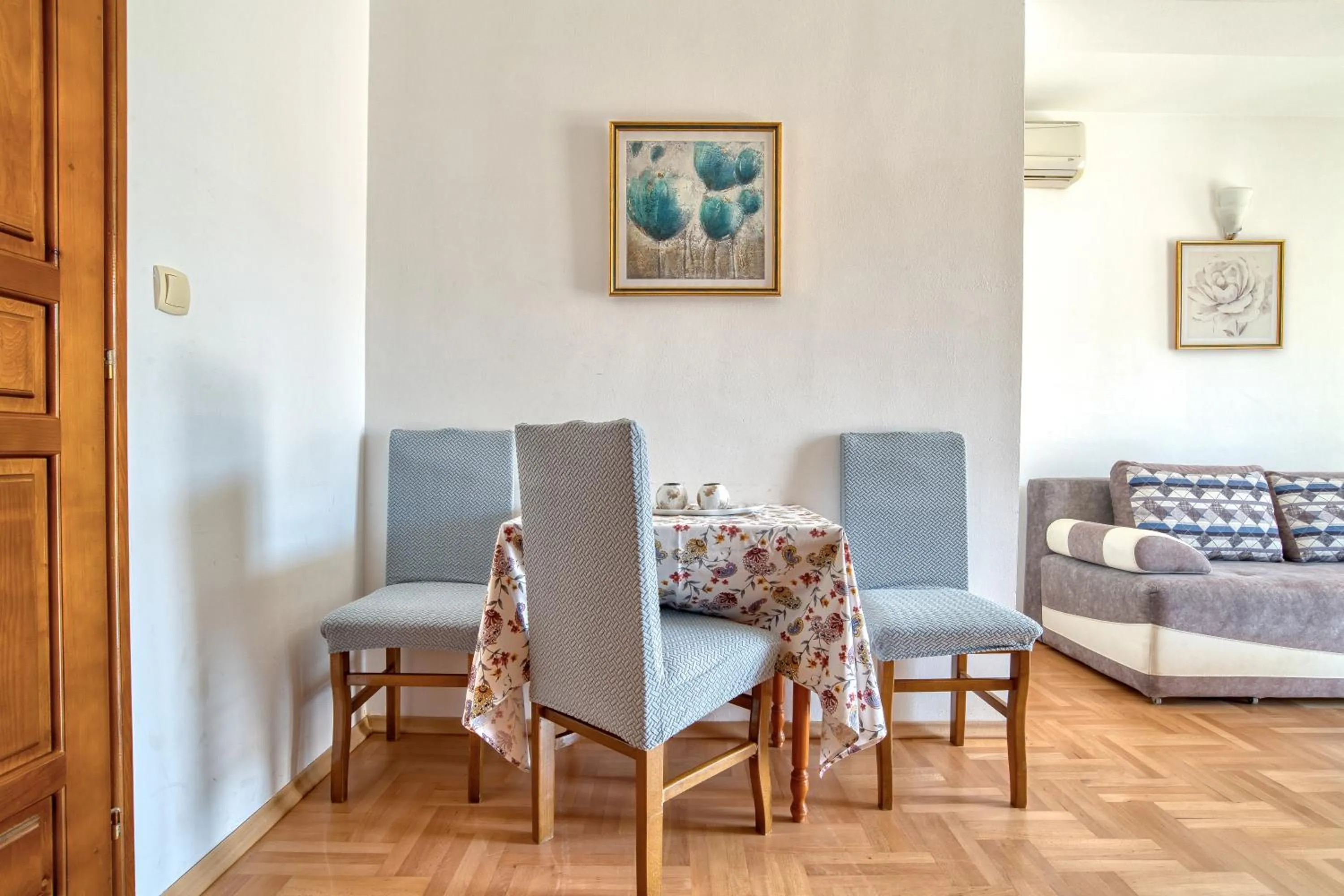 Dining area in Apartments Elena
