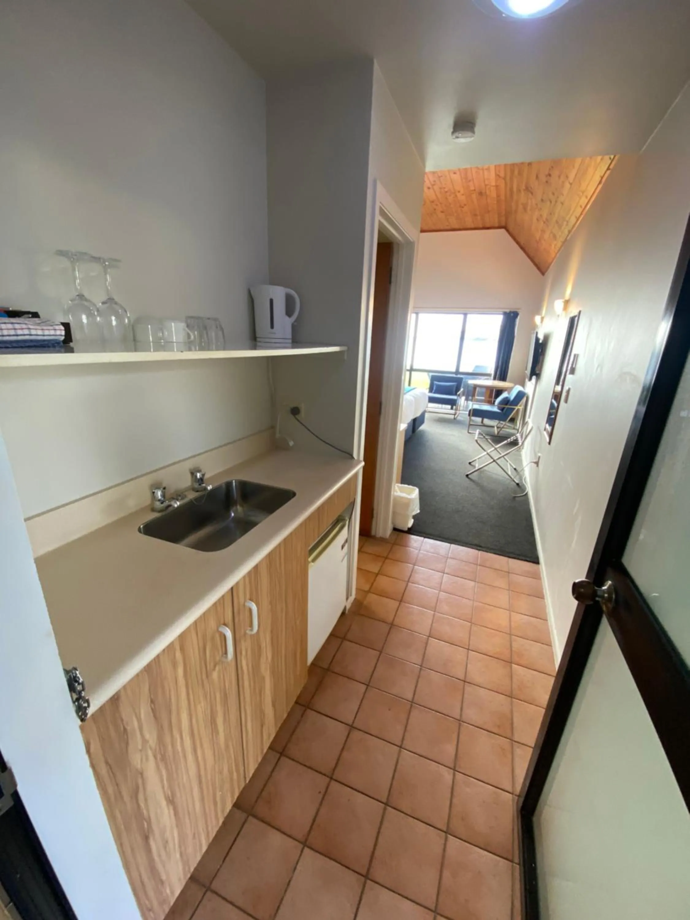 Kitchen or kitchenette in The Sands Hotel Hokianga