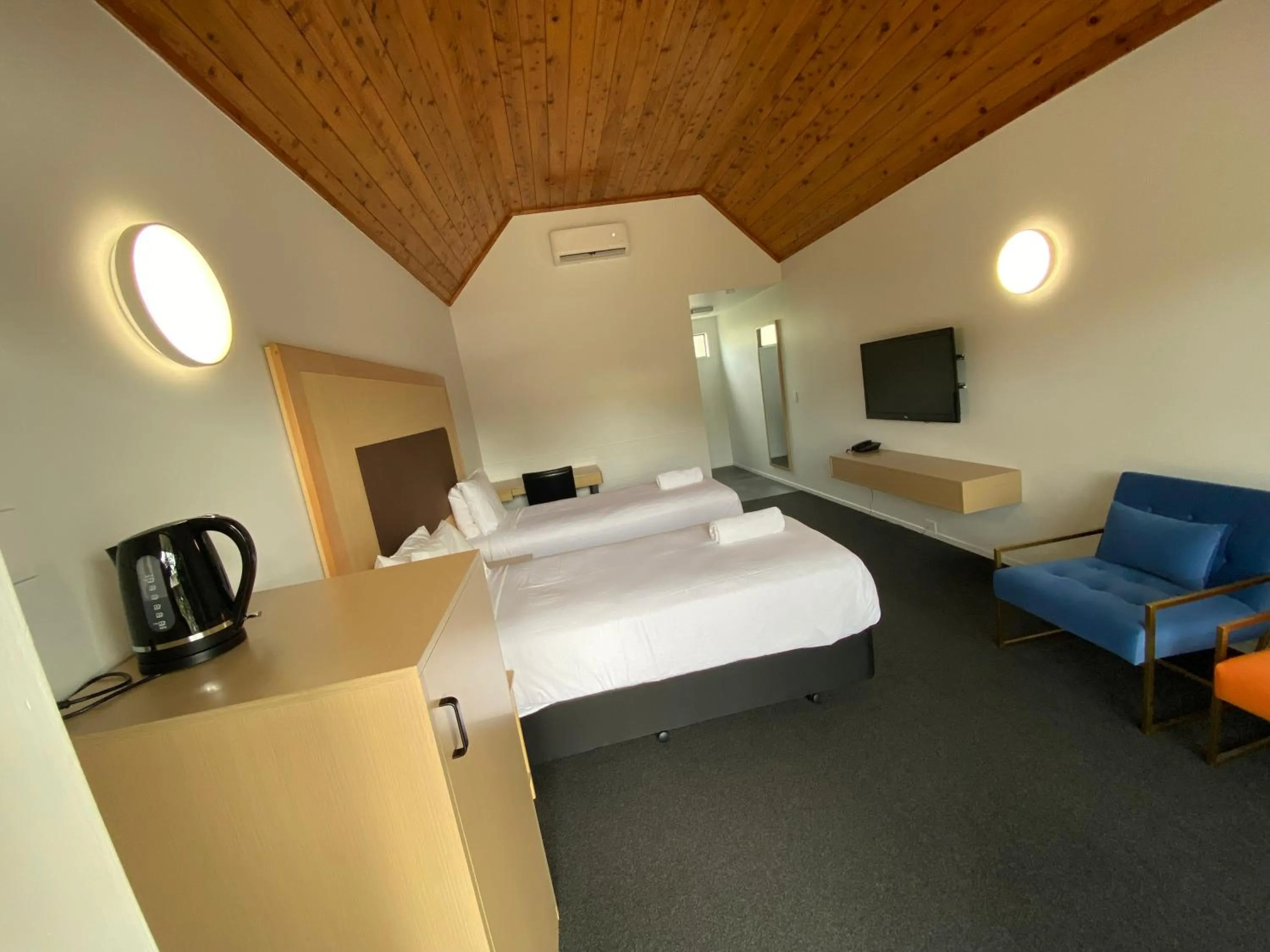 Bed in The Sands Hotel Hokianga