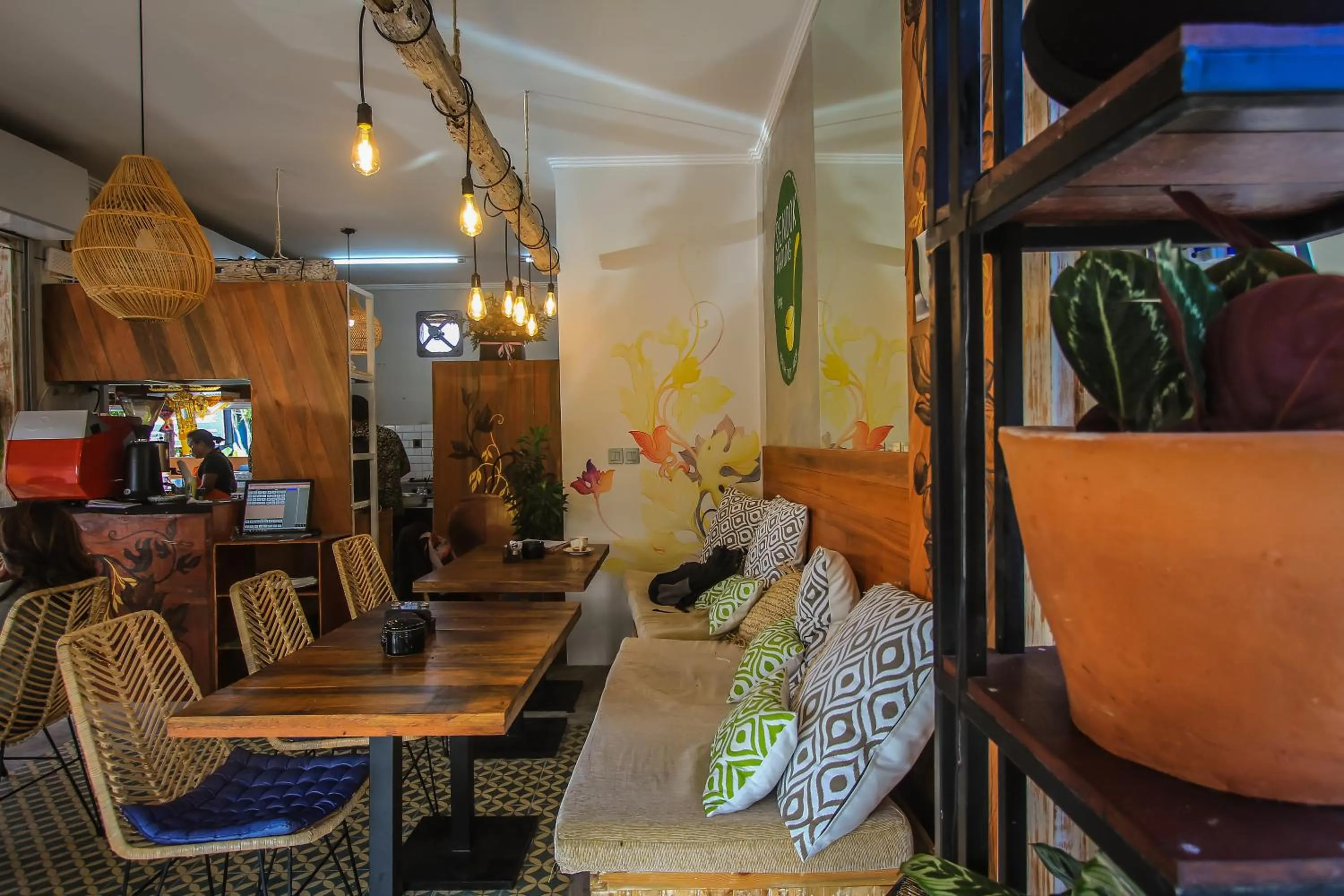 Restaurant/places to eat in BRAW inn Canggu by kamara