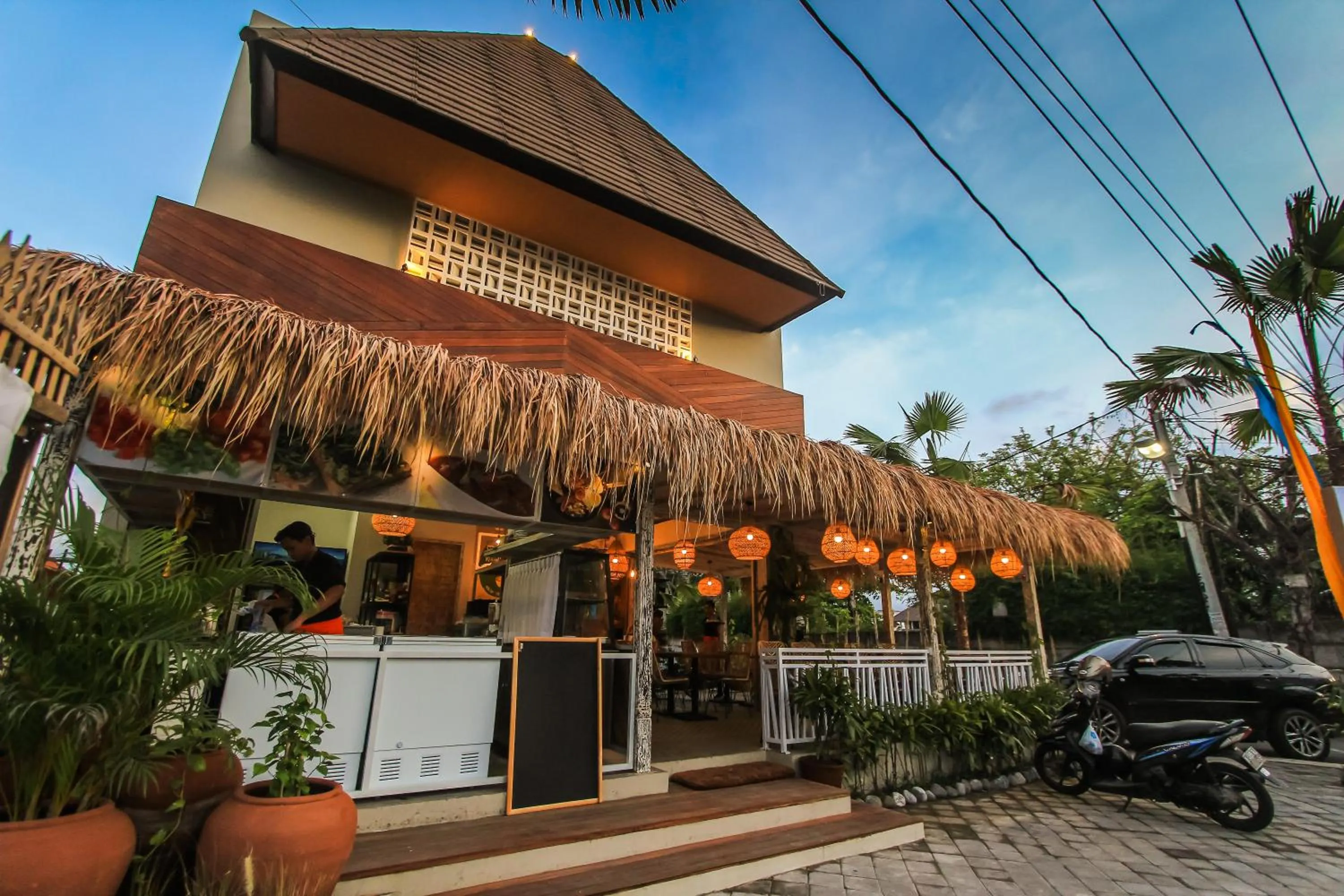 Restaurant/places to eat in BRAW inn Canggu by kamara