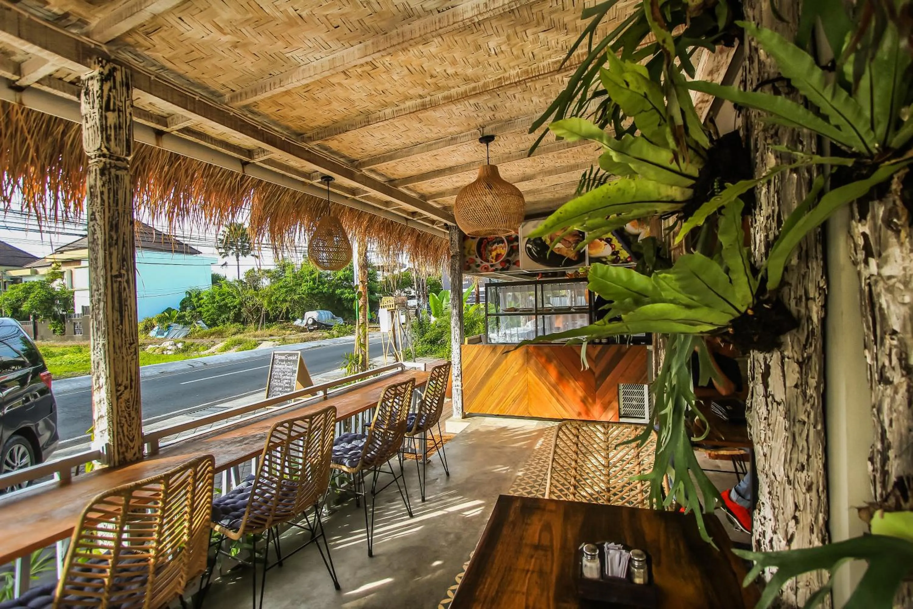 Restaurant/places to eat in BRAW inn Canggu by kamara