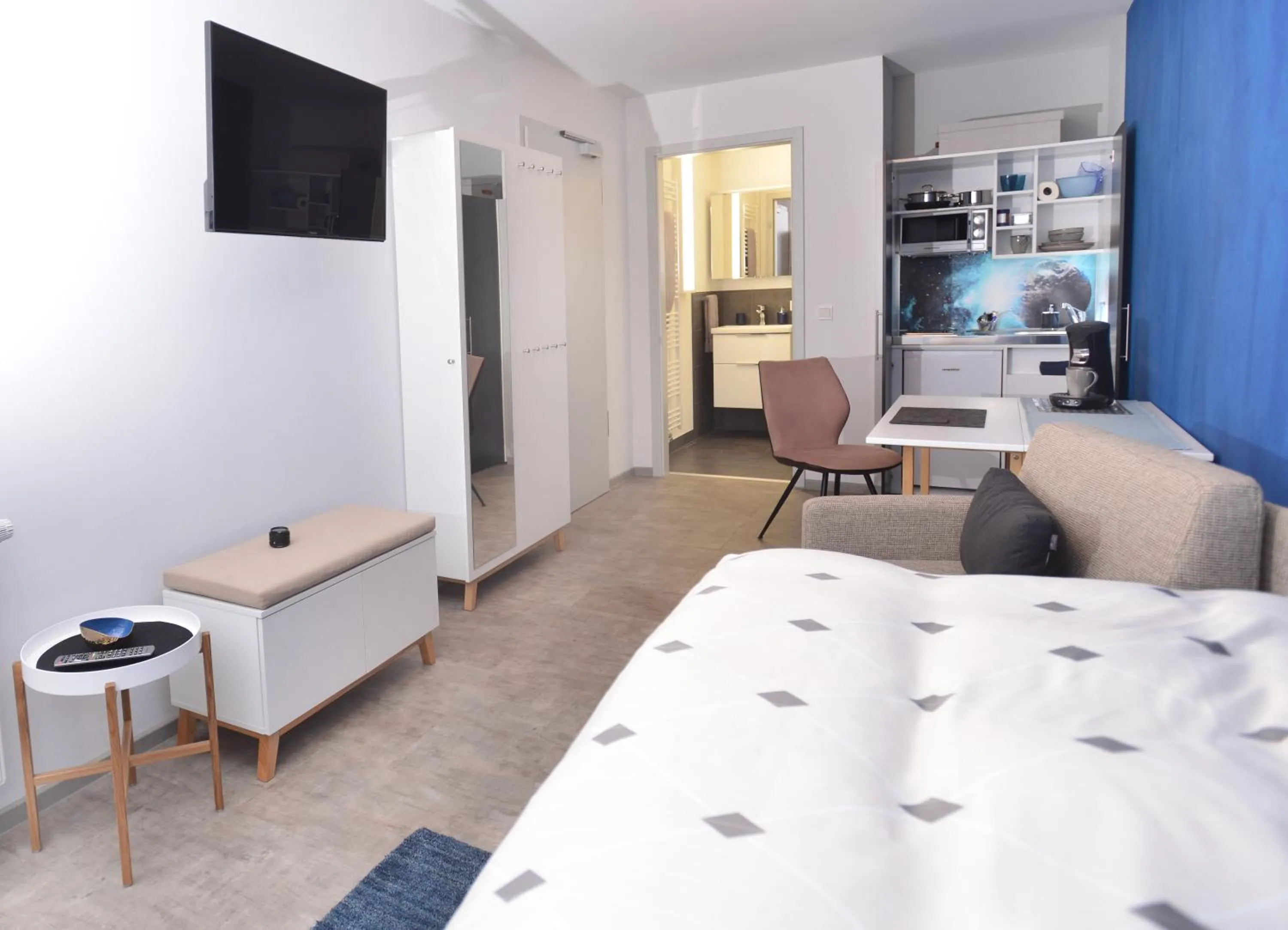 Photo of the whole room, Bed in Aparthotel-Stadtallendorf