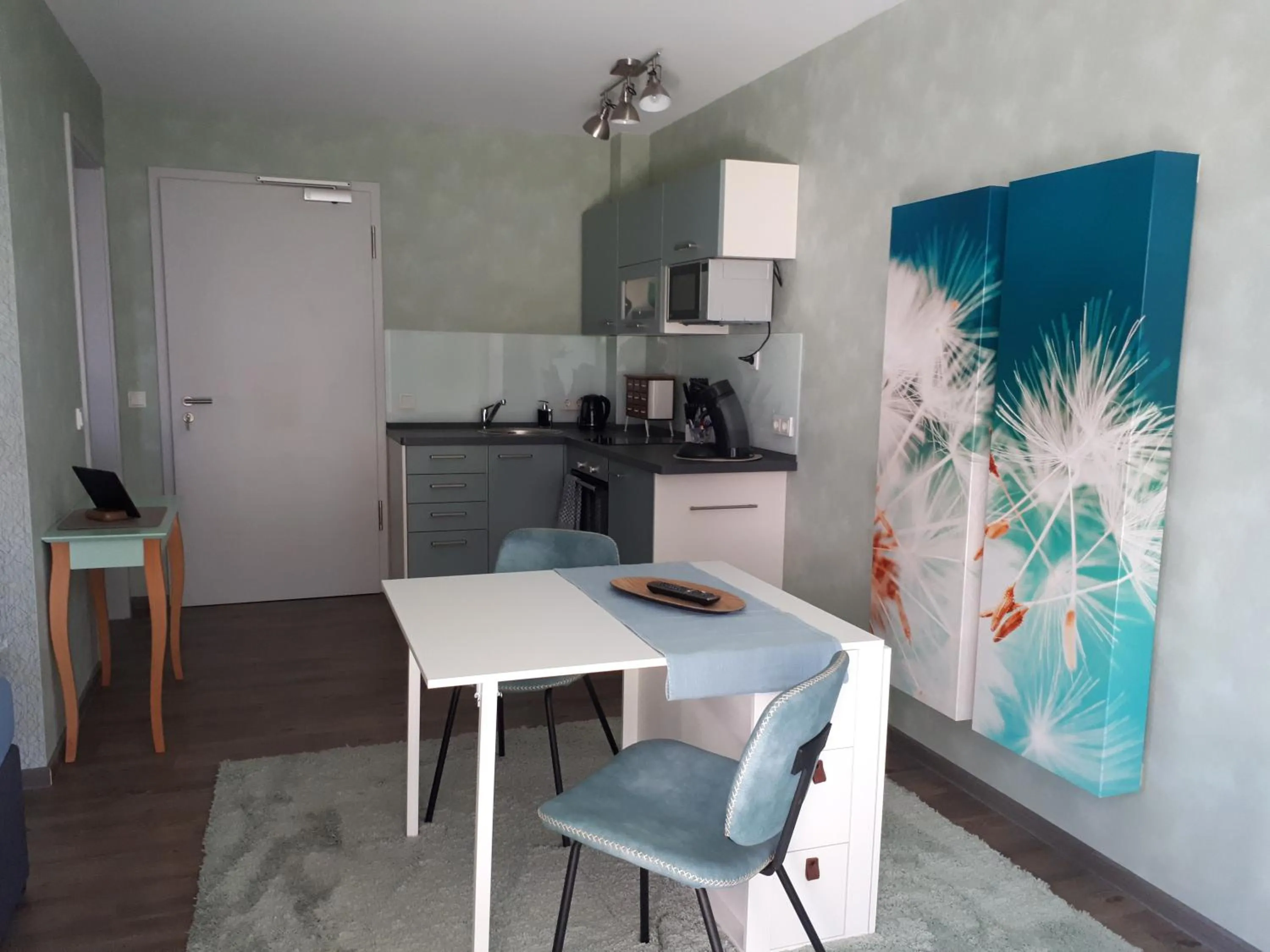 Kitchen or kitchenette in Aparthotel-Stadtallendorf