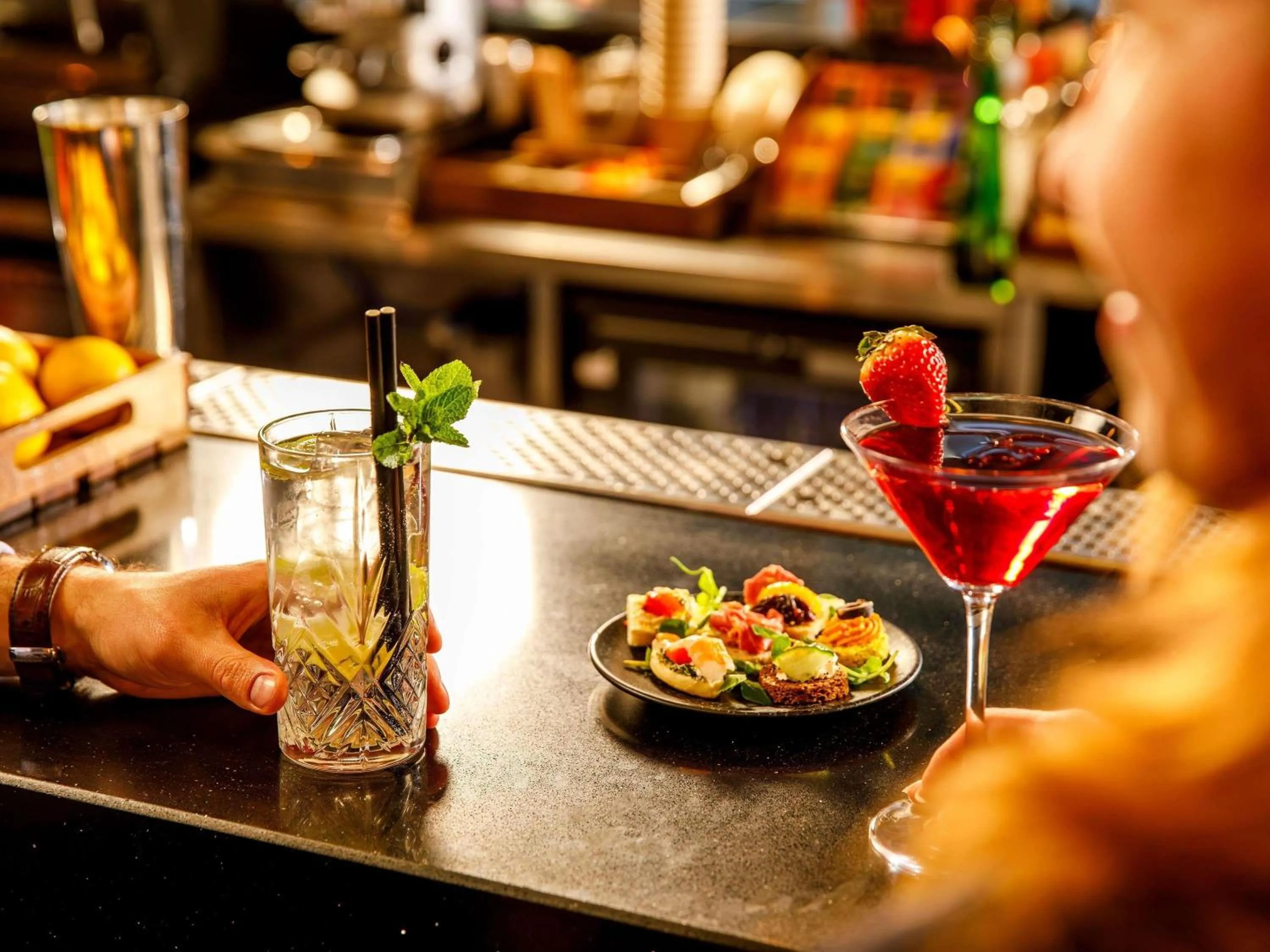 Lounge or bar in Novotel London Blackfriars