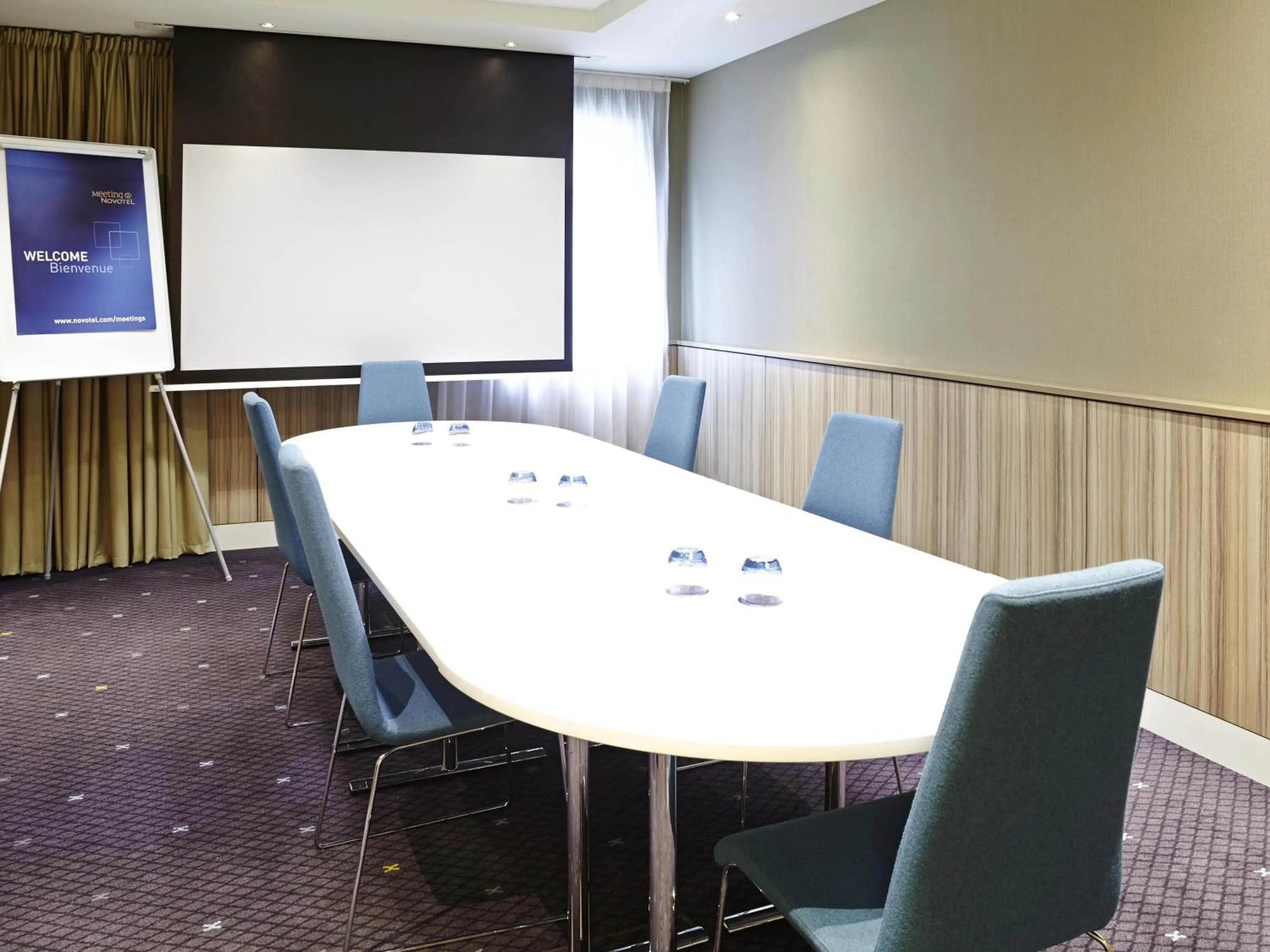 Bedroom in Novotel London Blackfriars