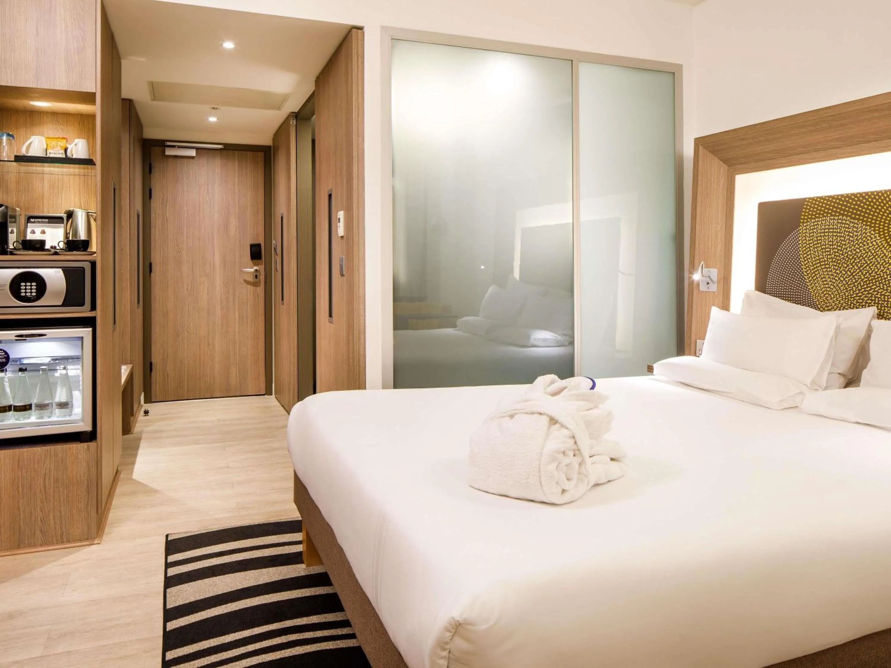 Bedroom, Bed in Novotel London Blackfriars