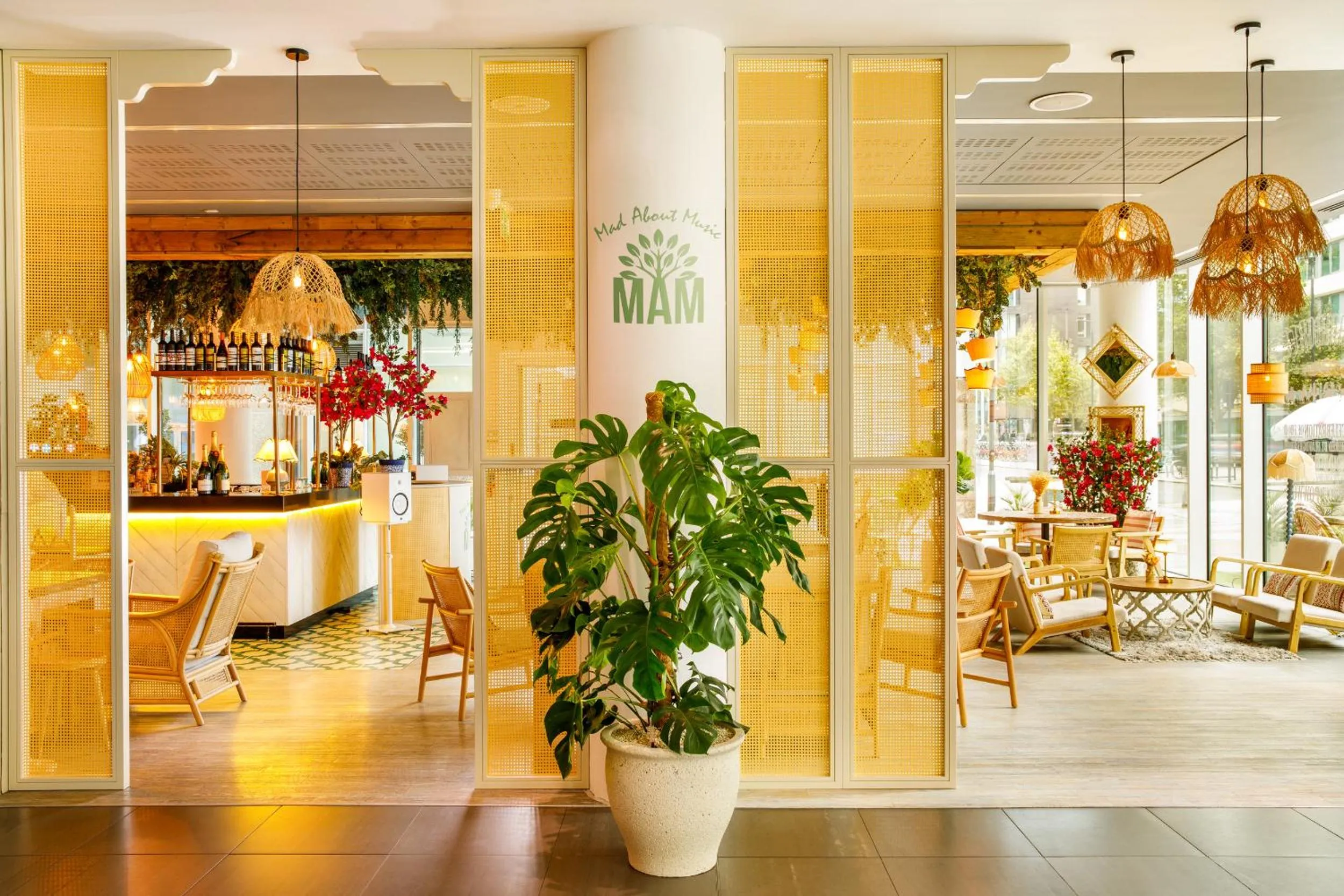 Restaurant/places to eat in Novotel London Blackfriars