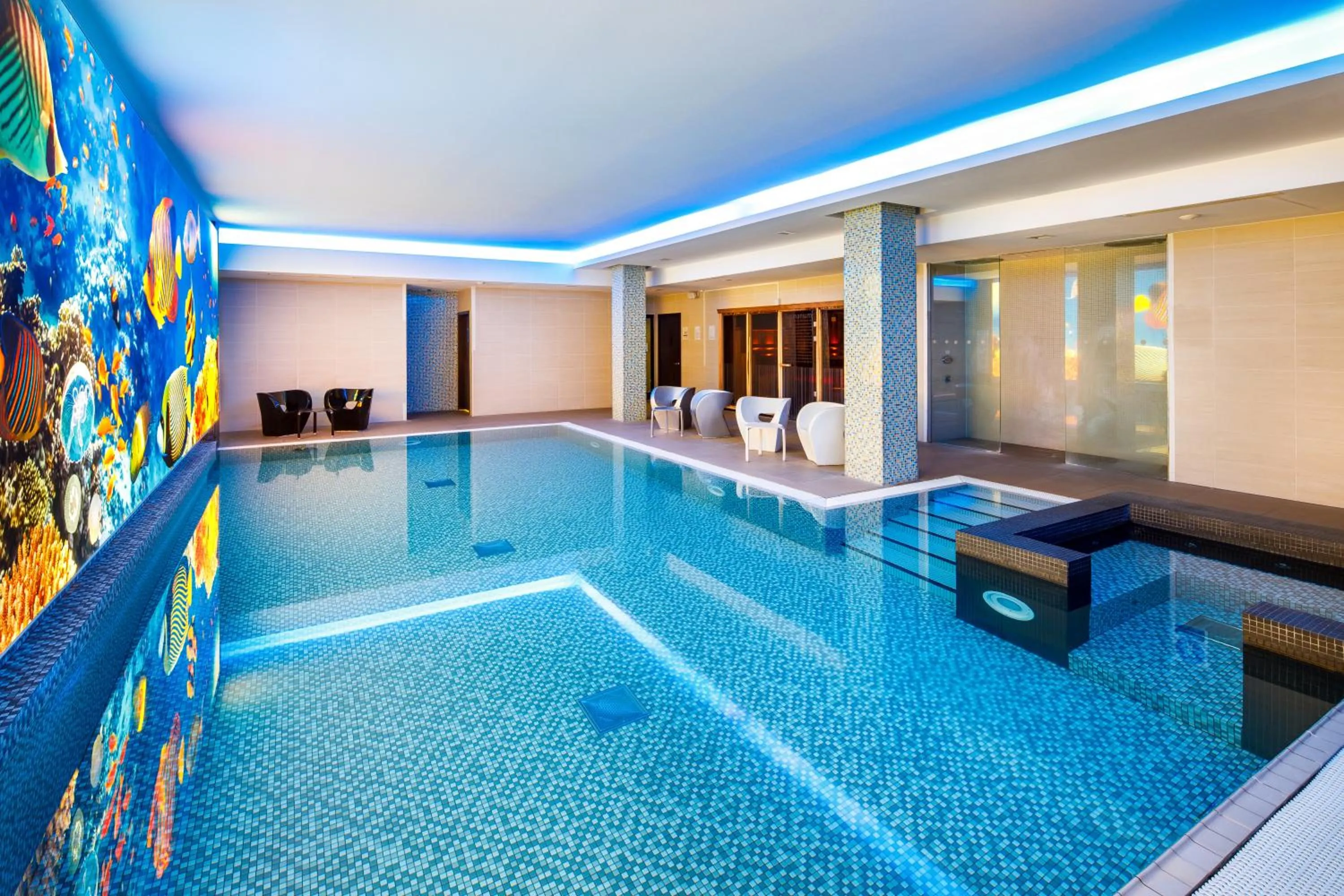 Pool view in Novotel London Blackfriars