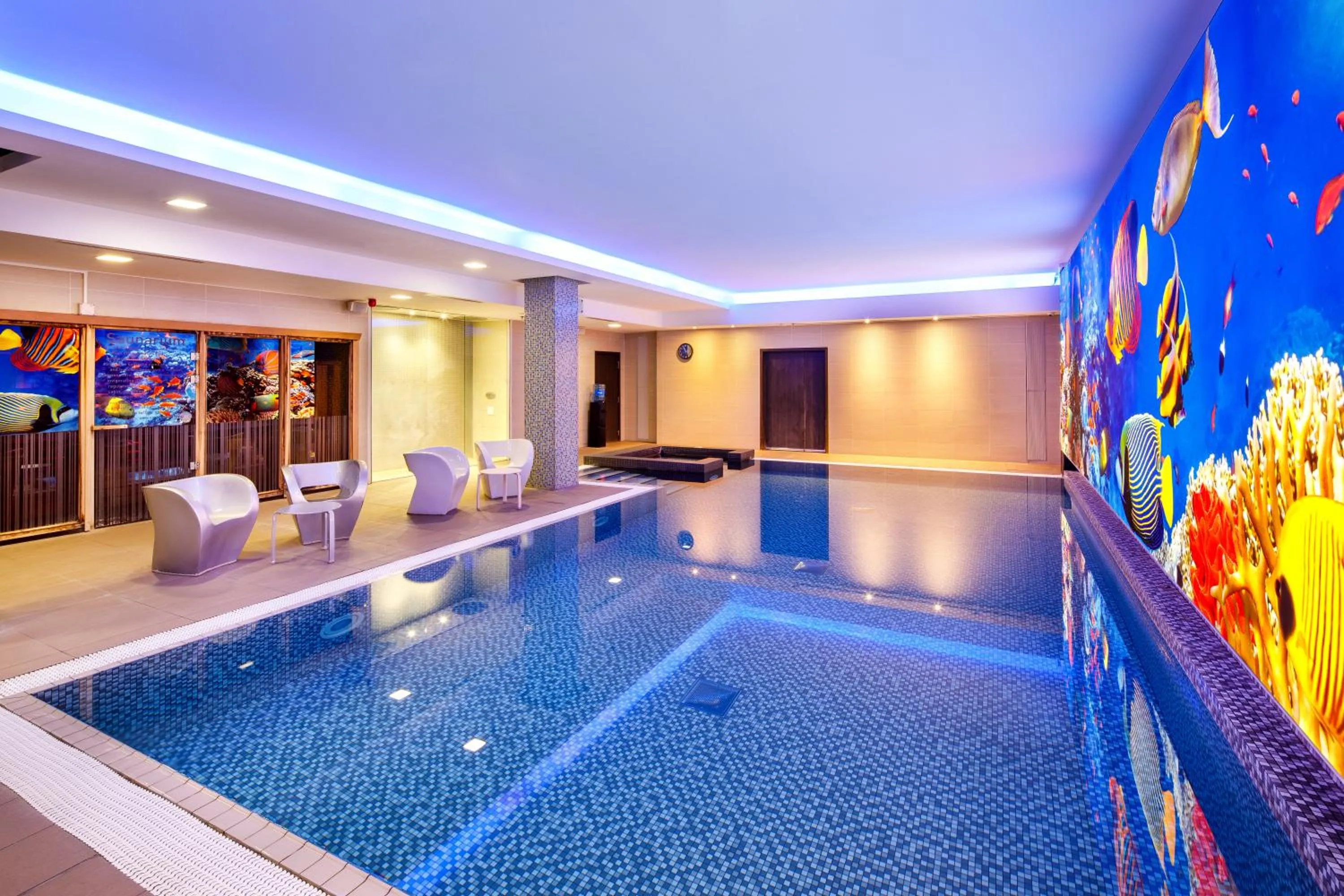 Swimming pool in Novotel London Blackfriars