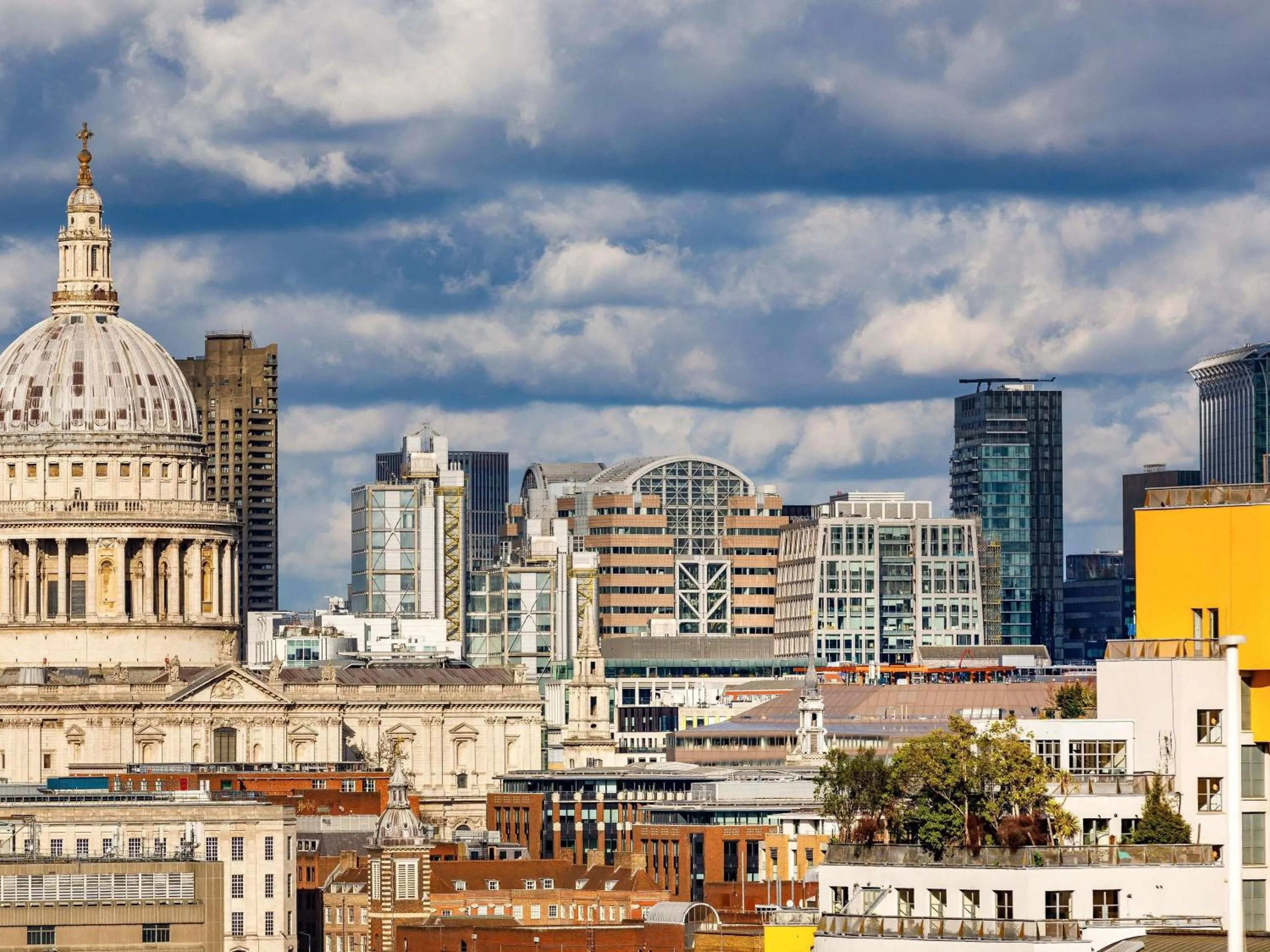 Property building in Novotel London Blackfriars