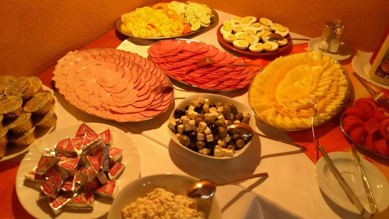 Buffet breakfast in Penzion Zornicka