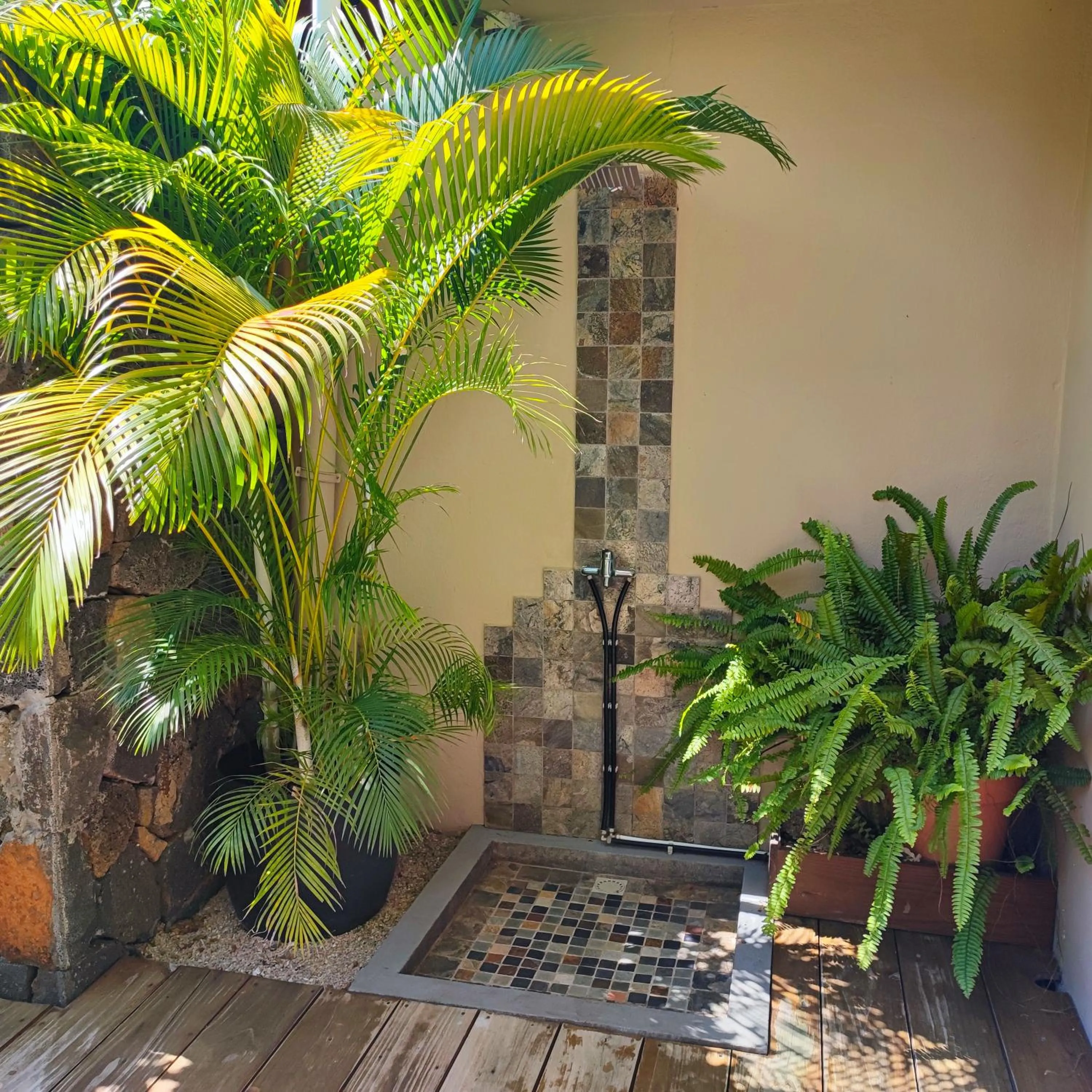 Patio in SWEET ISLAND petit dejeuner inclus