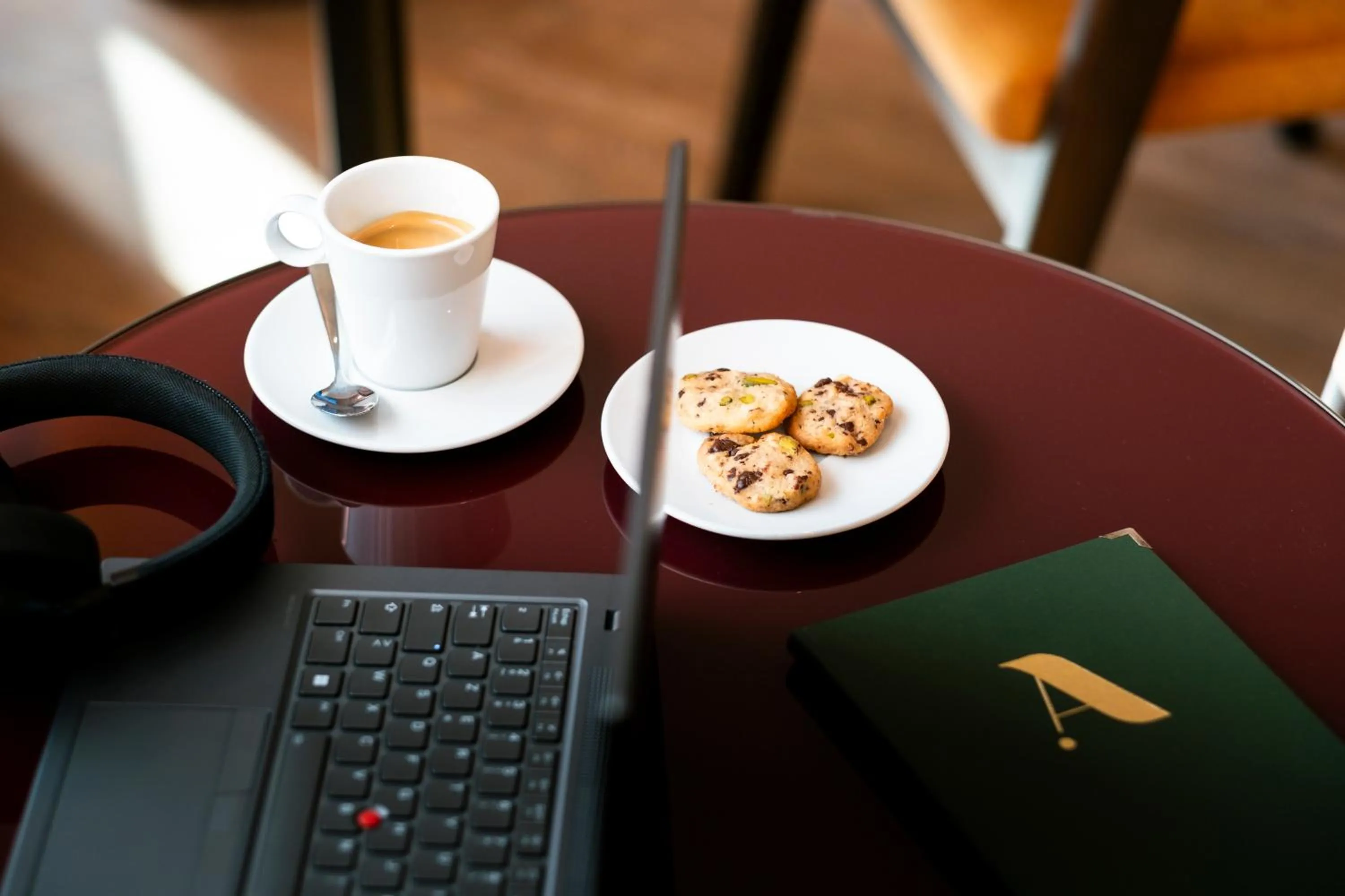 Lounge or bar in Mercure Villefranche-sur-Saône