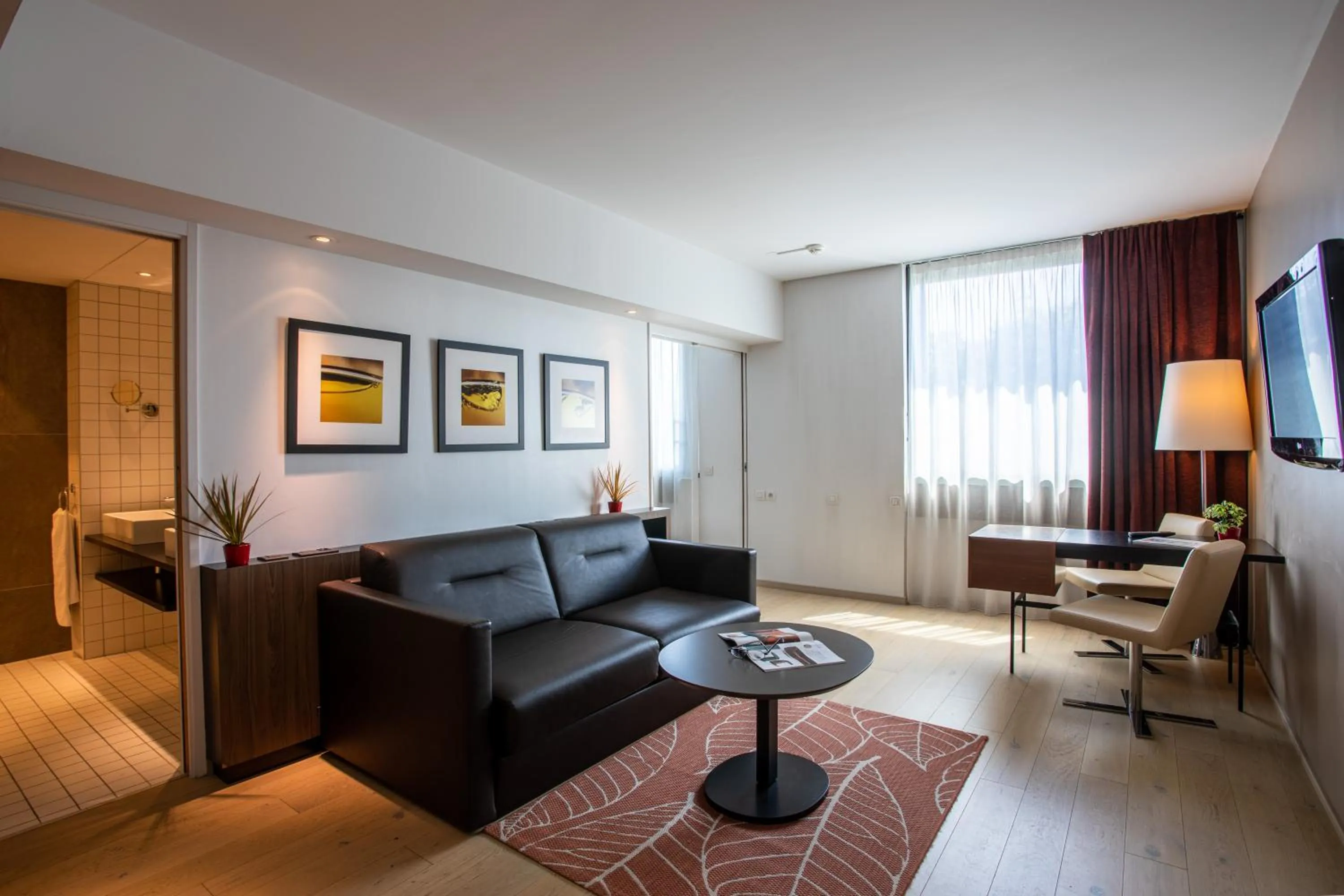 Bedroom in Mercure Villefranche-sur-Saône