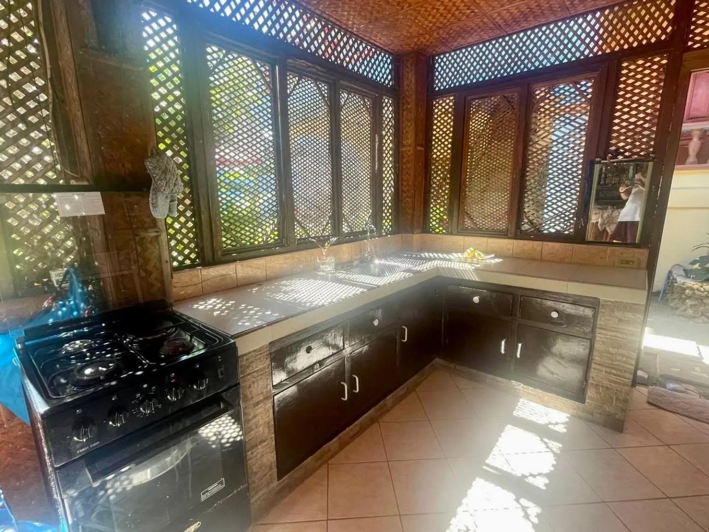 kitchen in Ocean Breeze Inn