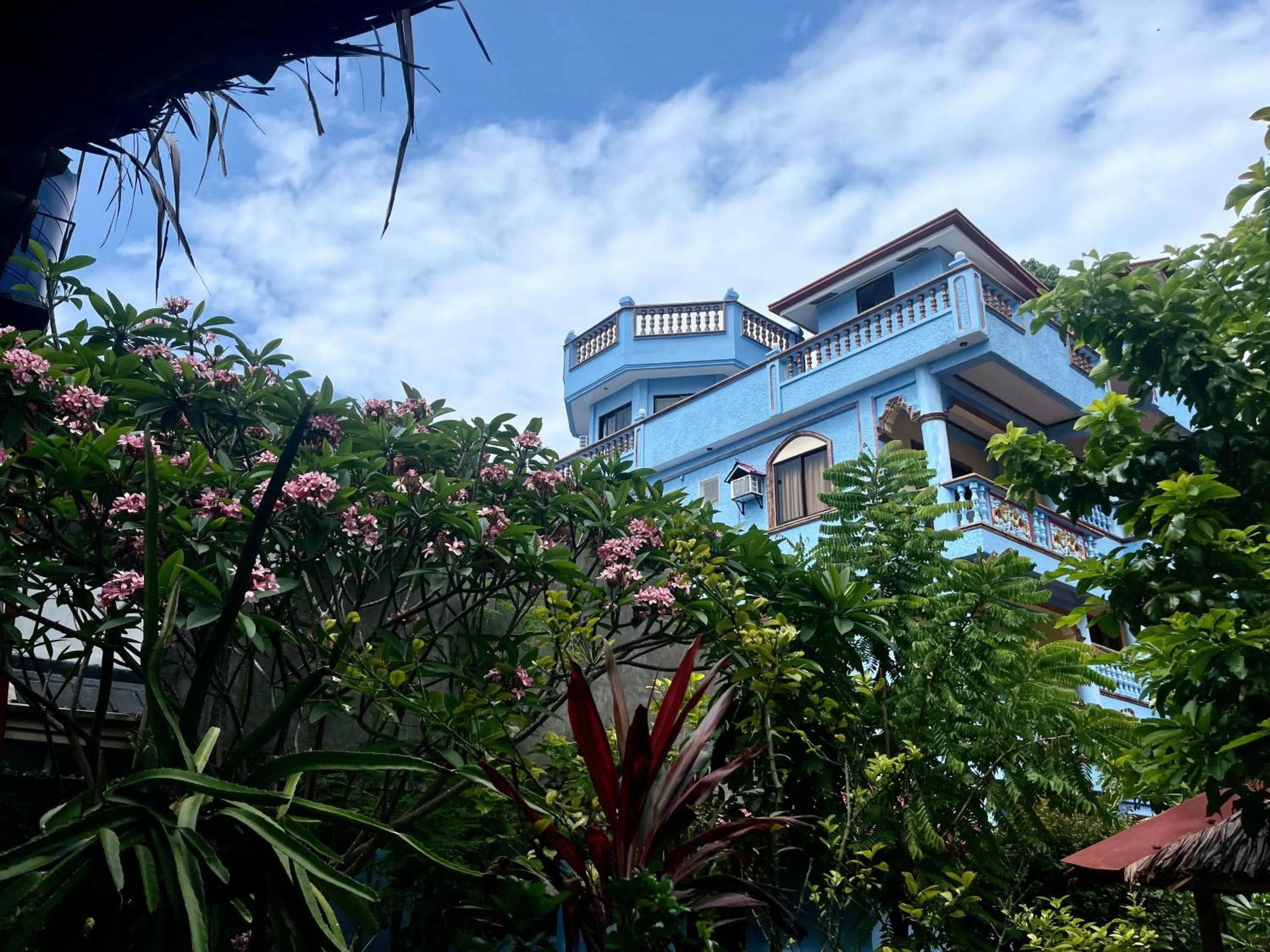 Property building in Ocean Breeze Inn