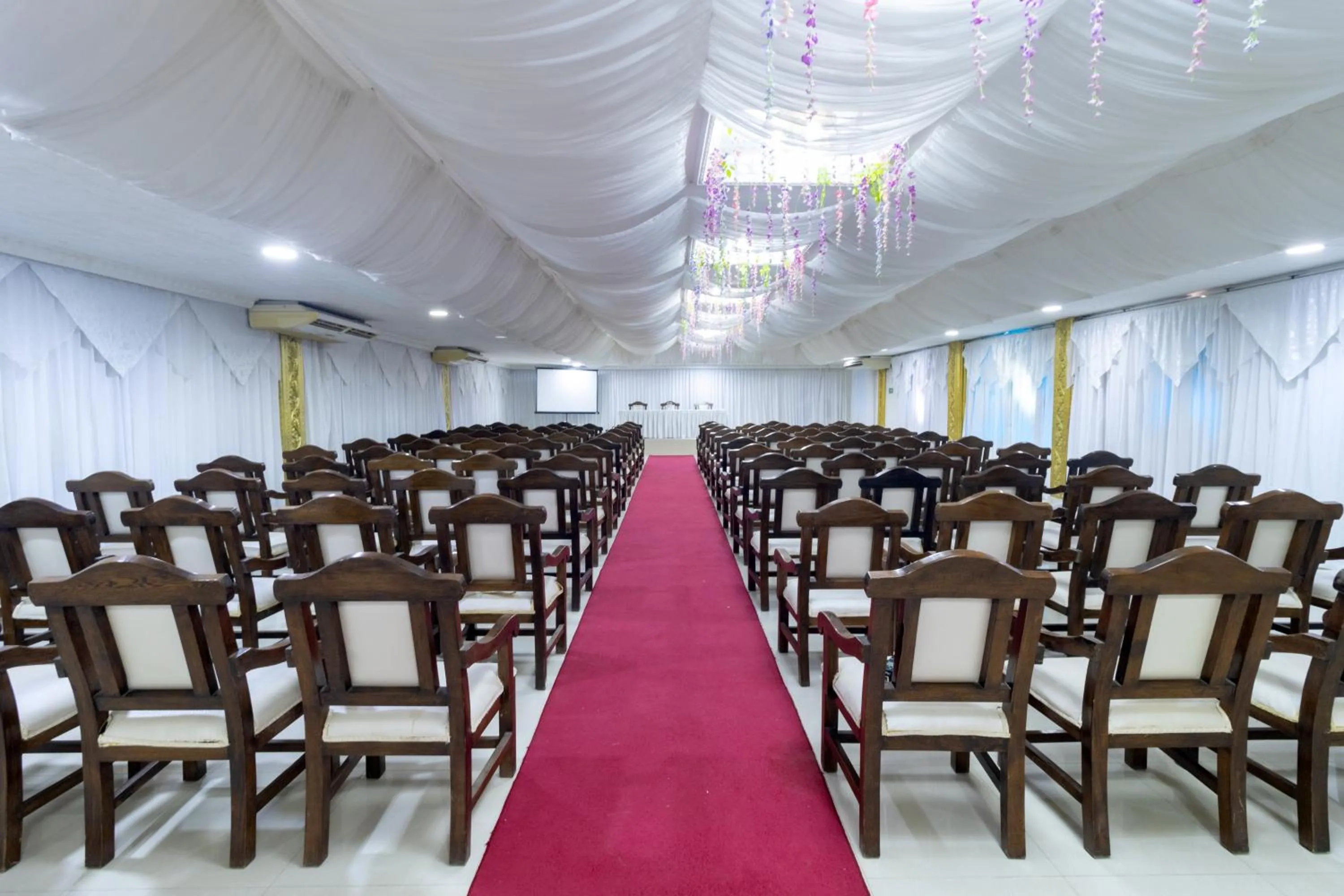 Meeting/conference room in Hotel Playa Salguero By GEH Suites