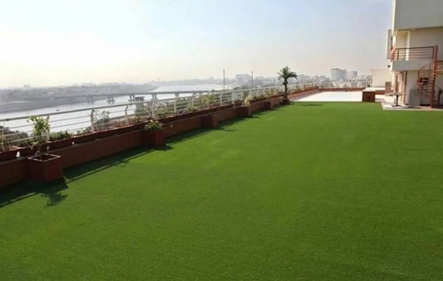 Garden in SilverCloud Hotel and Banquets