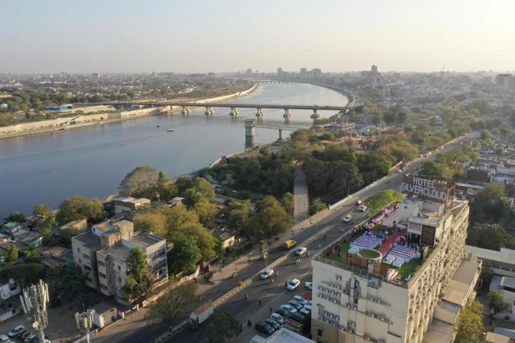 SilverCloud Hotel and Banquets