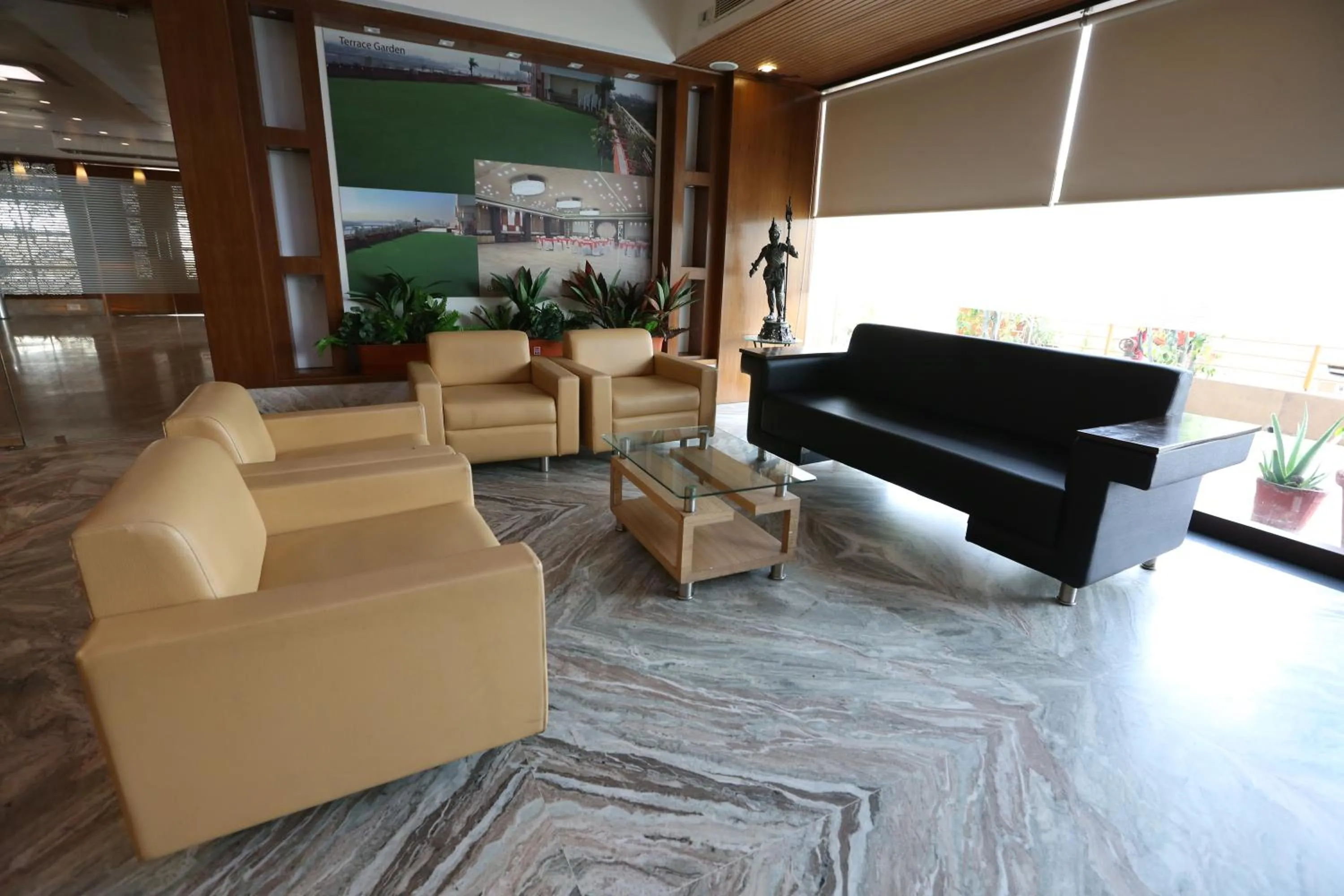 Living room in SilverCloud Hotel and Banquets