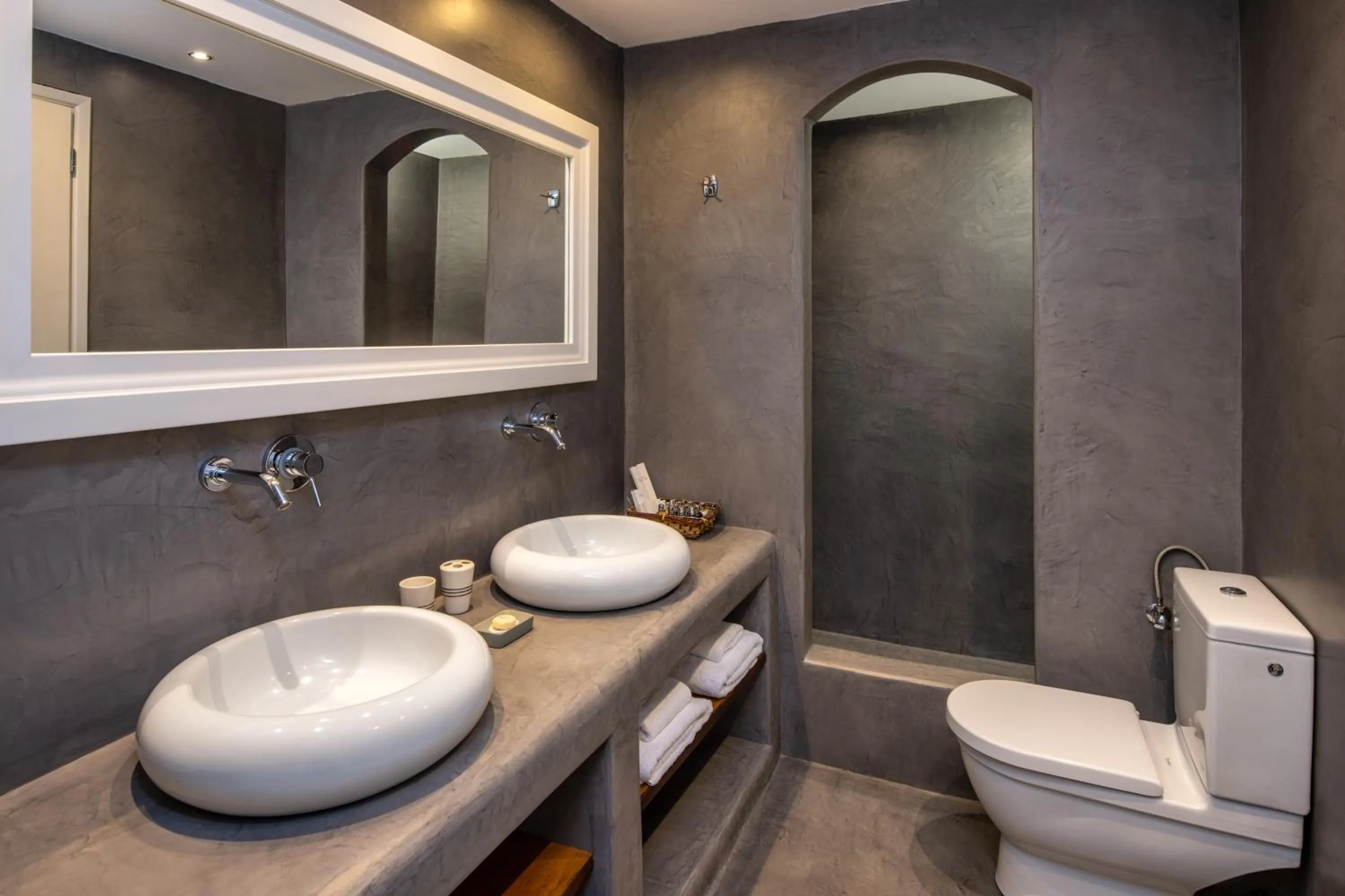 Bathroom in Anema Boutique Hotel & Villas Santorini